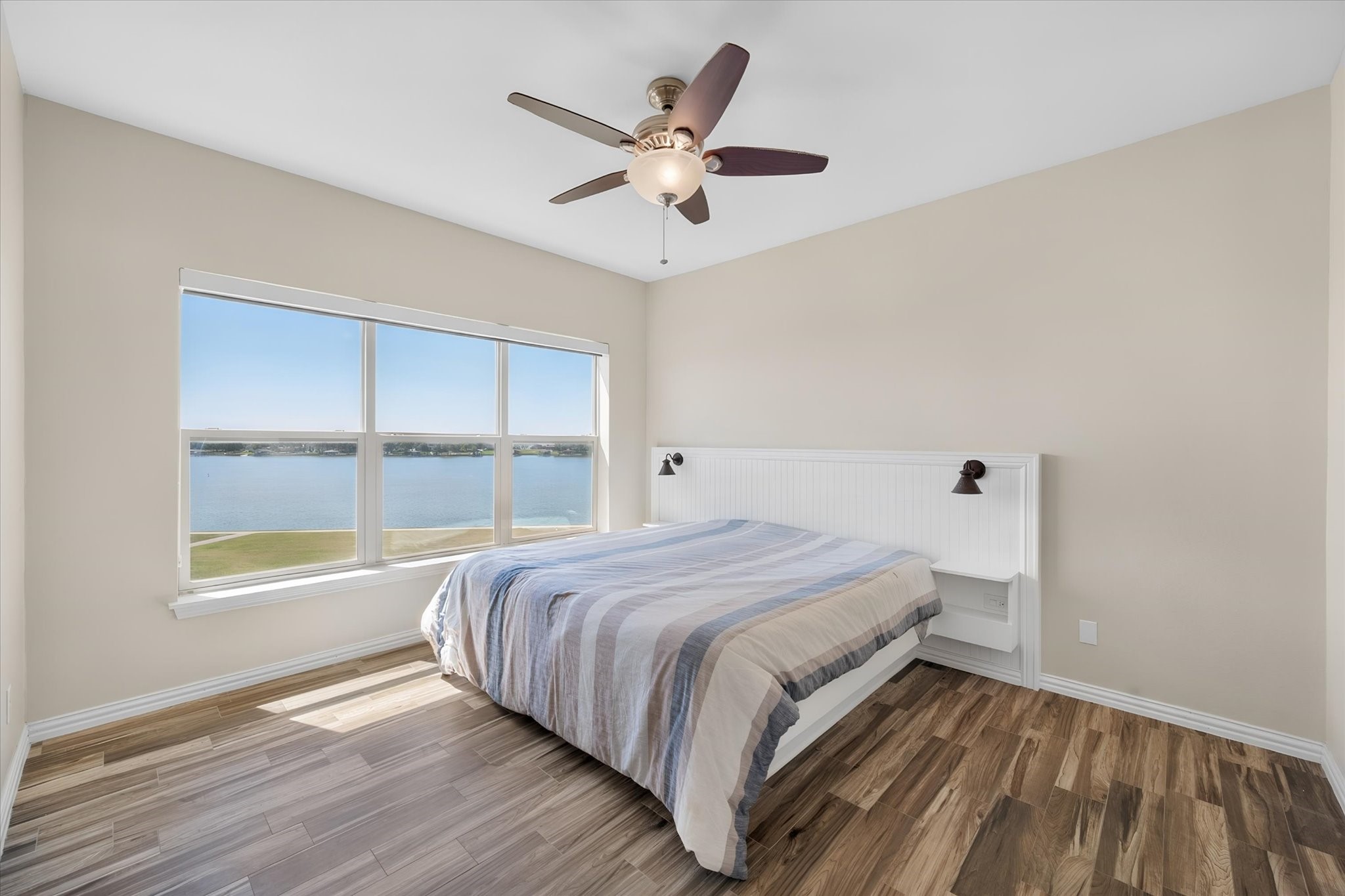 9900 Northshore Boulevard 3304