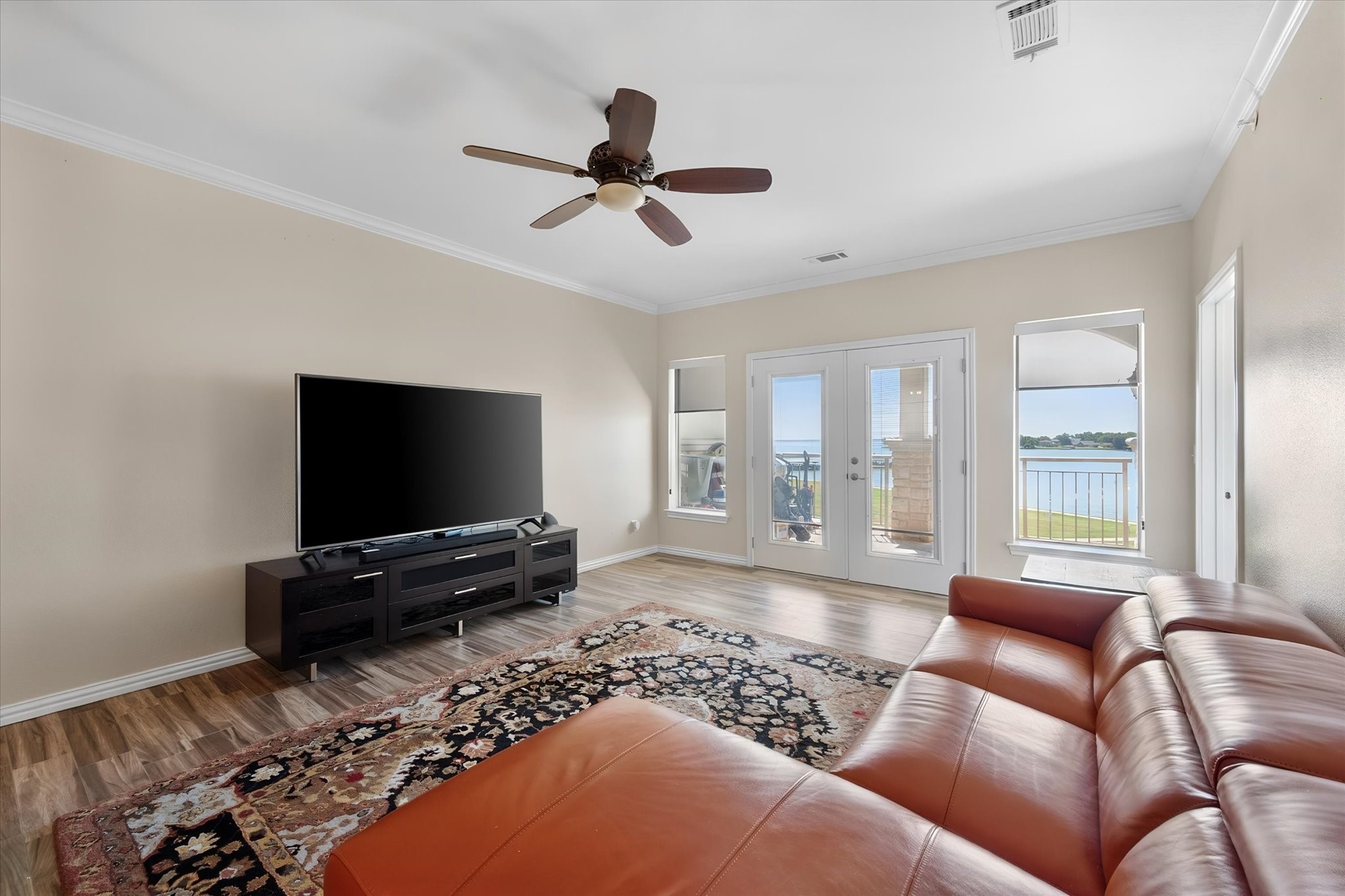 9900 Northshore Boulevard 3304