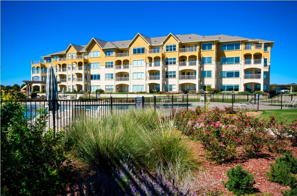 9900 Northshore Boulevard 3304