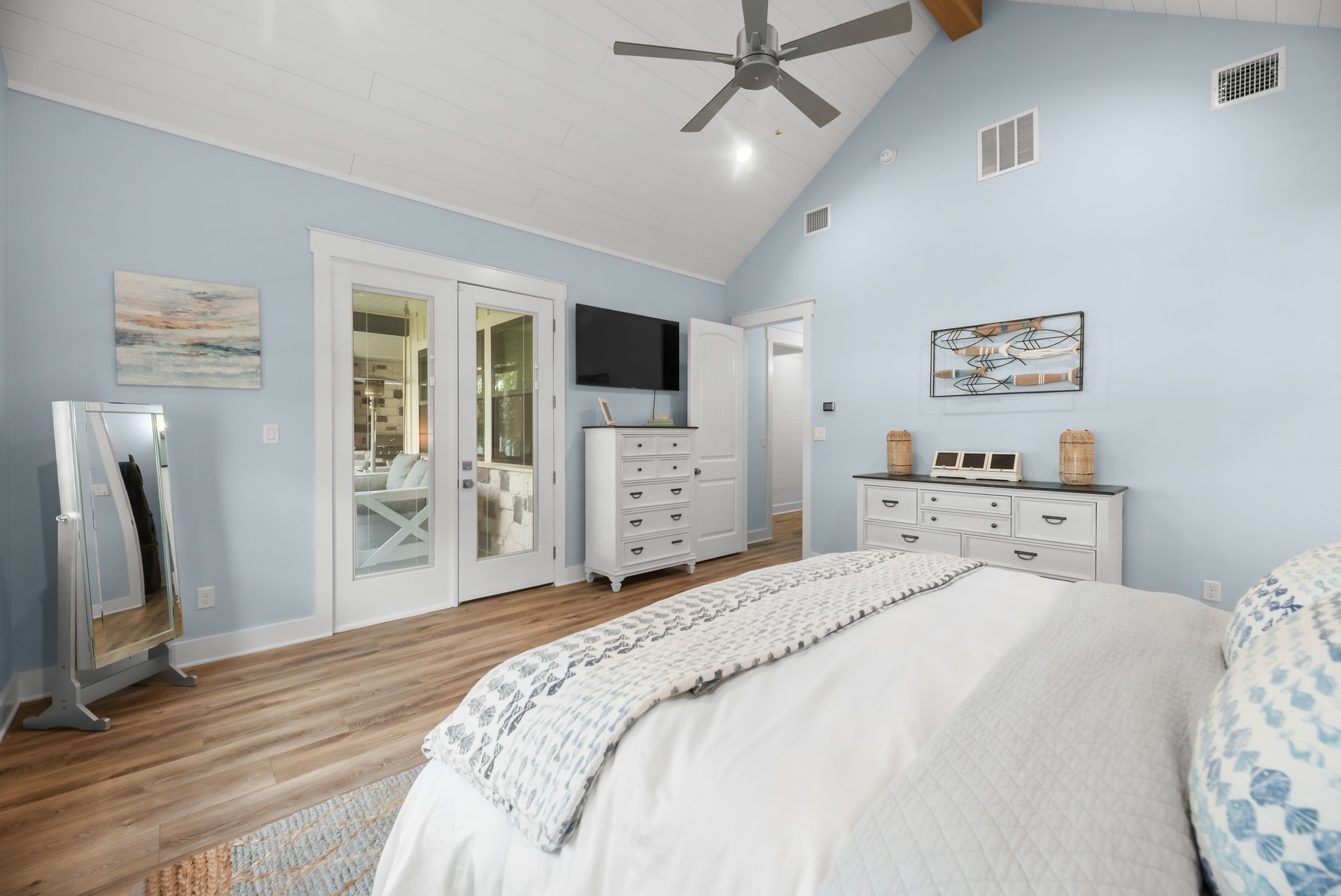 1121 The Shores Drive