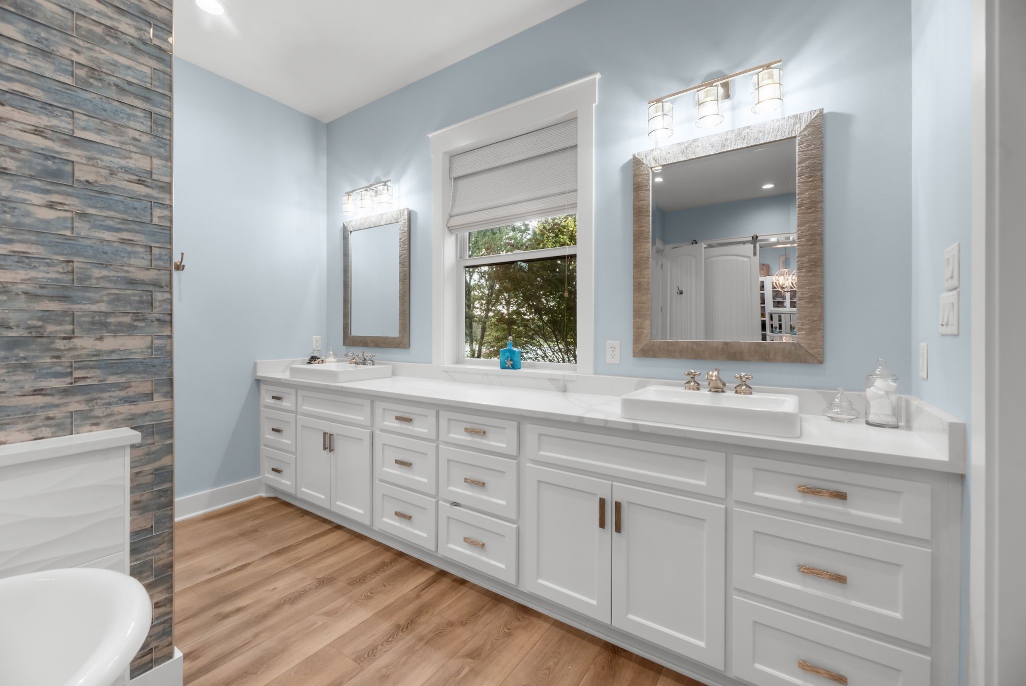 1121 The Shores Drive