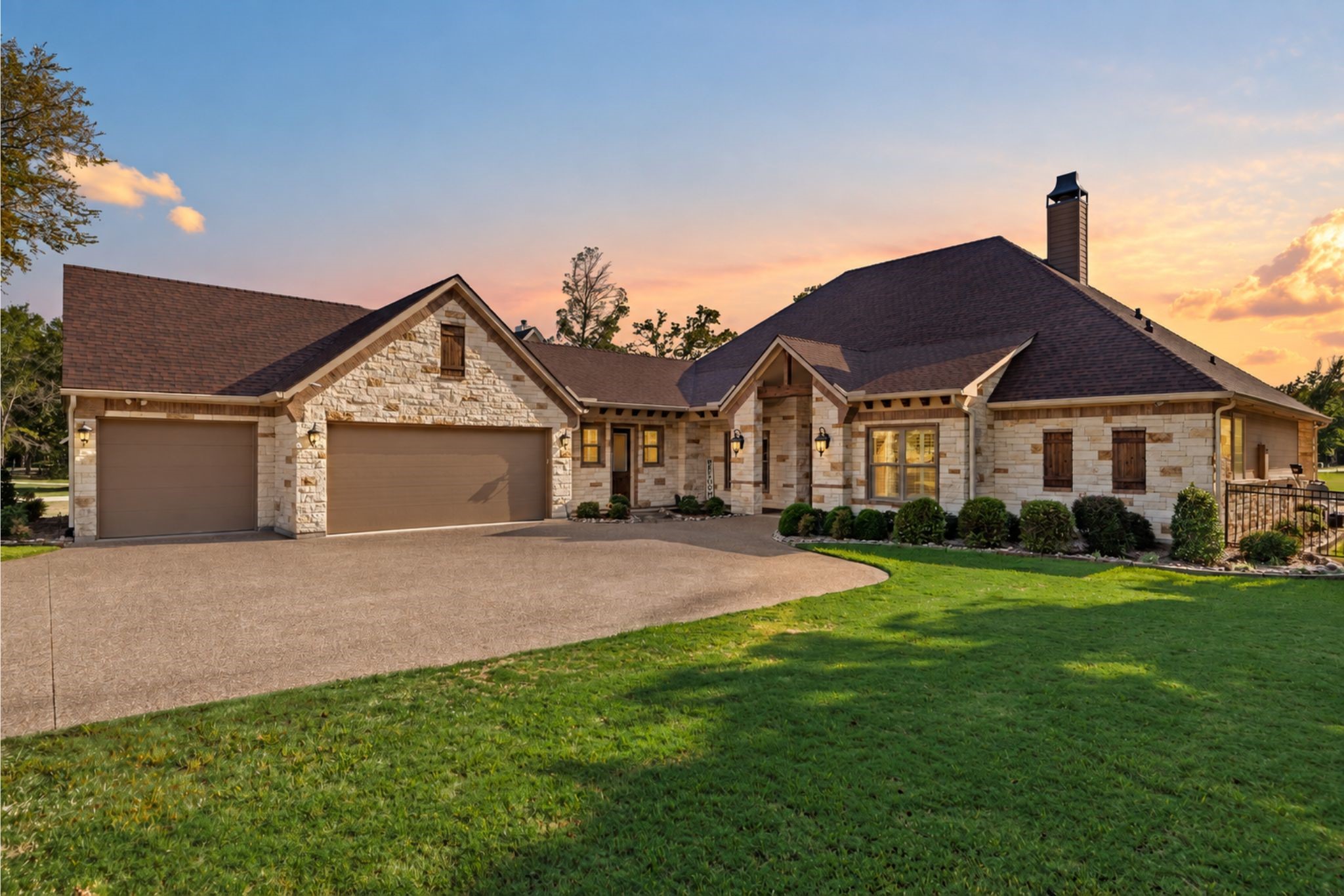 560 Clubhouse Drive