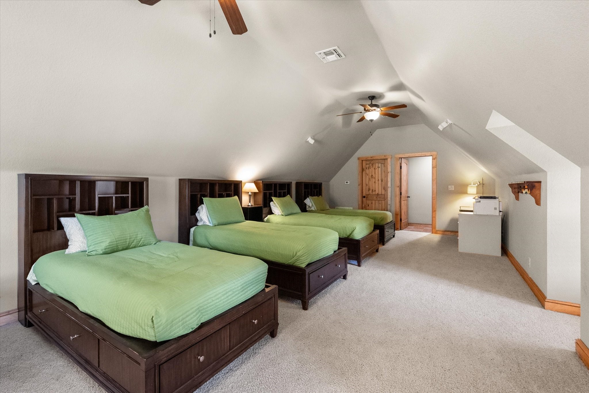 5042 Loper Circle