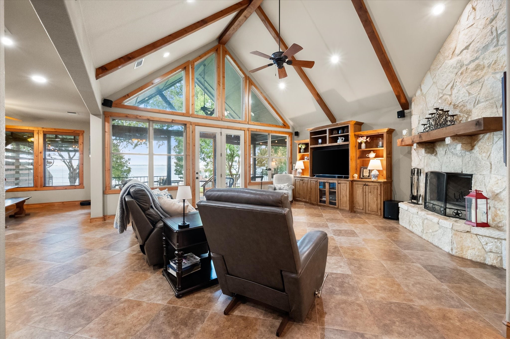 5042 Loper Circle