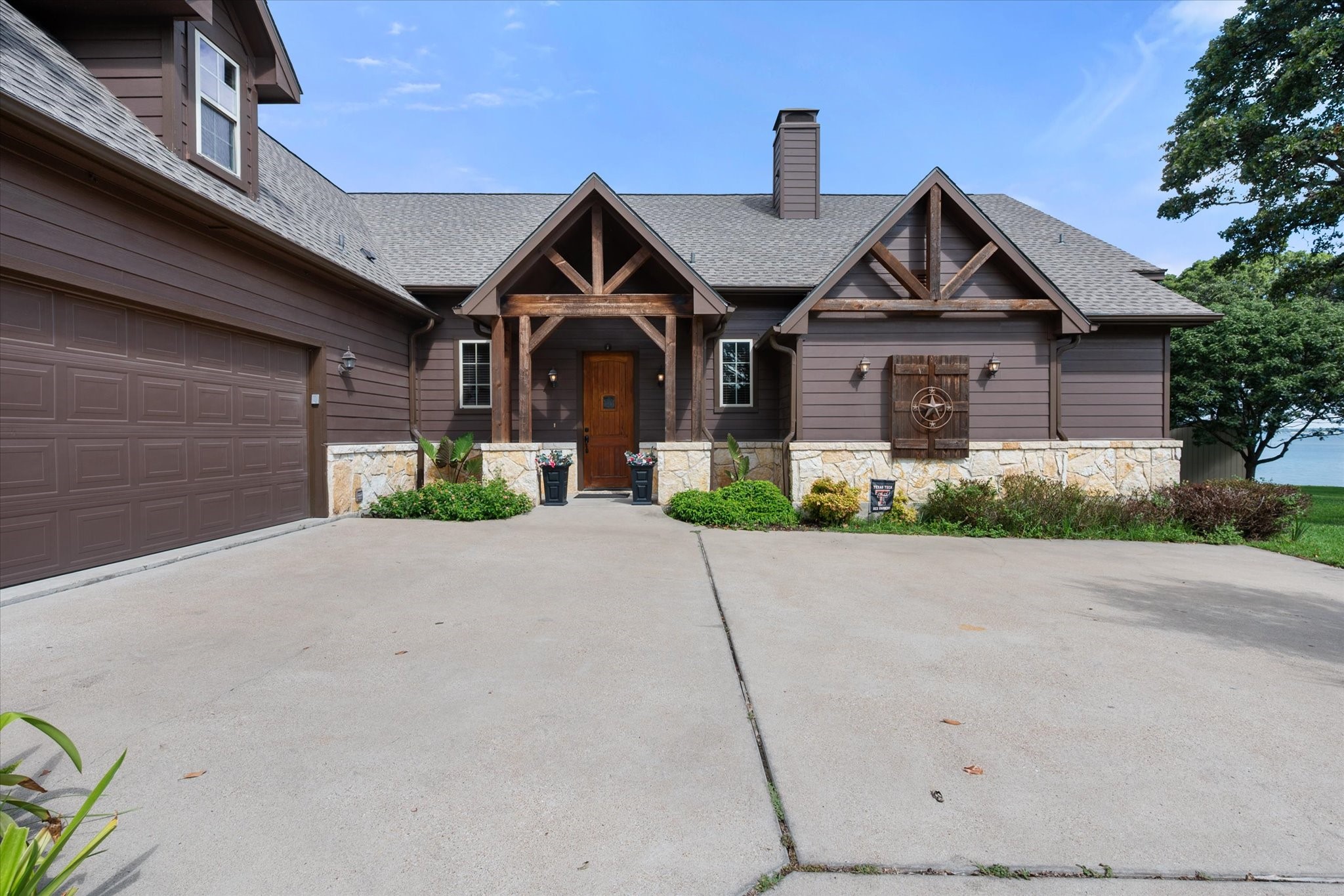 5042 Loper Circle