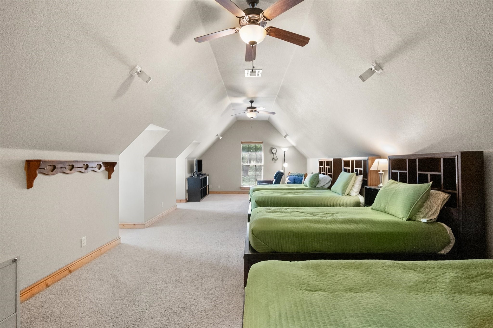5042 Loper Circle