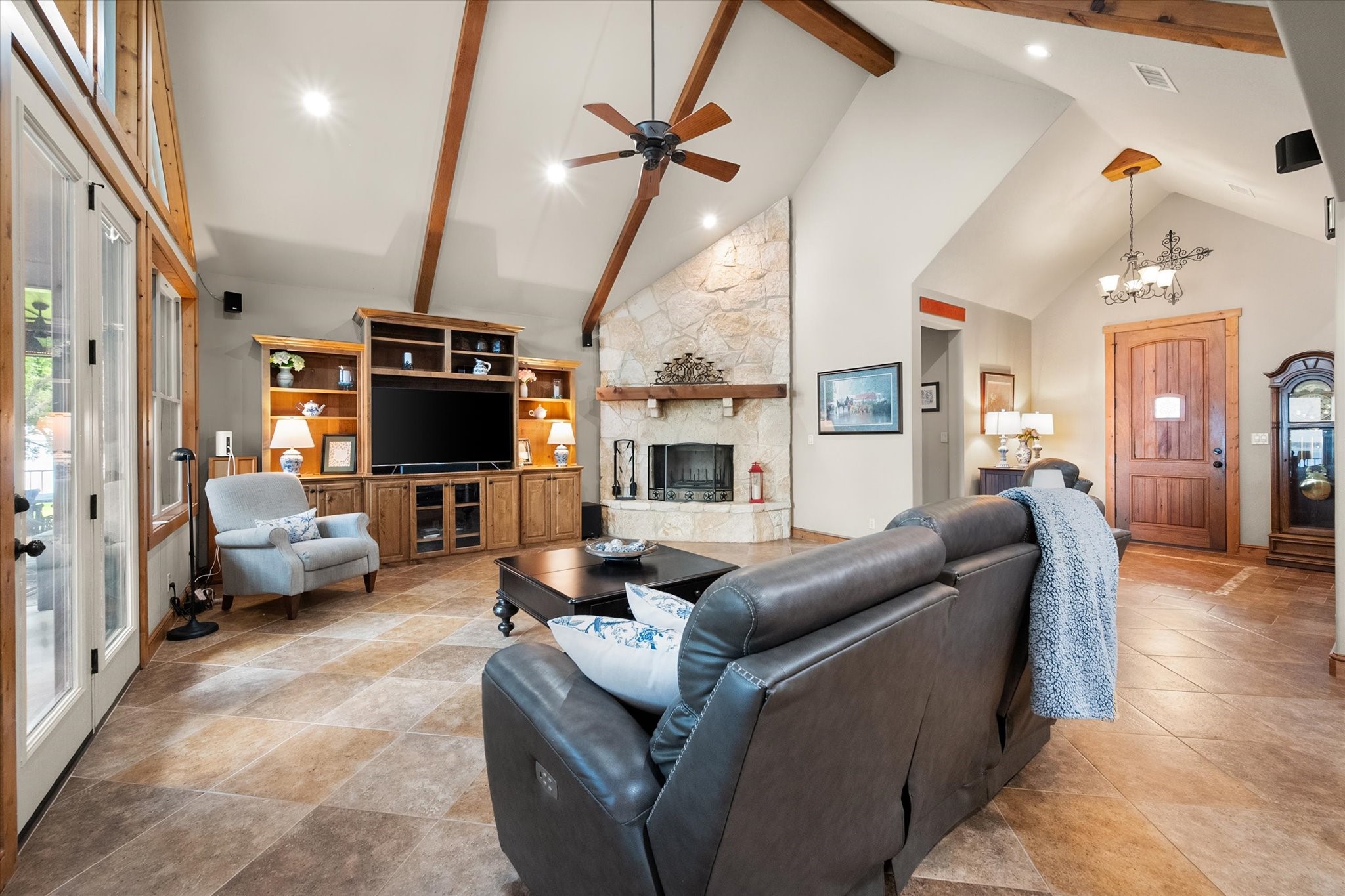 5042 Loper Circle