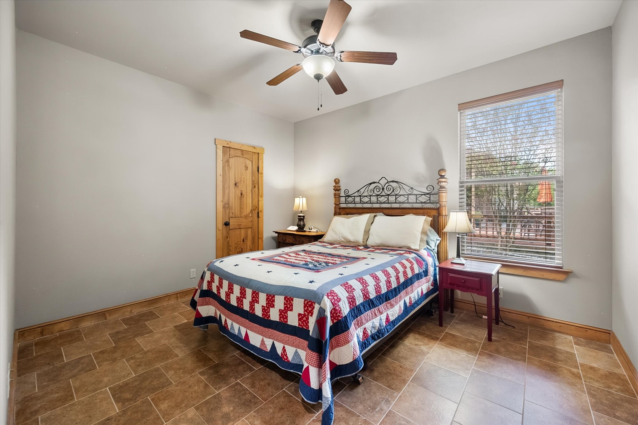 5042 Loper Circle