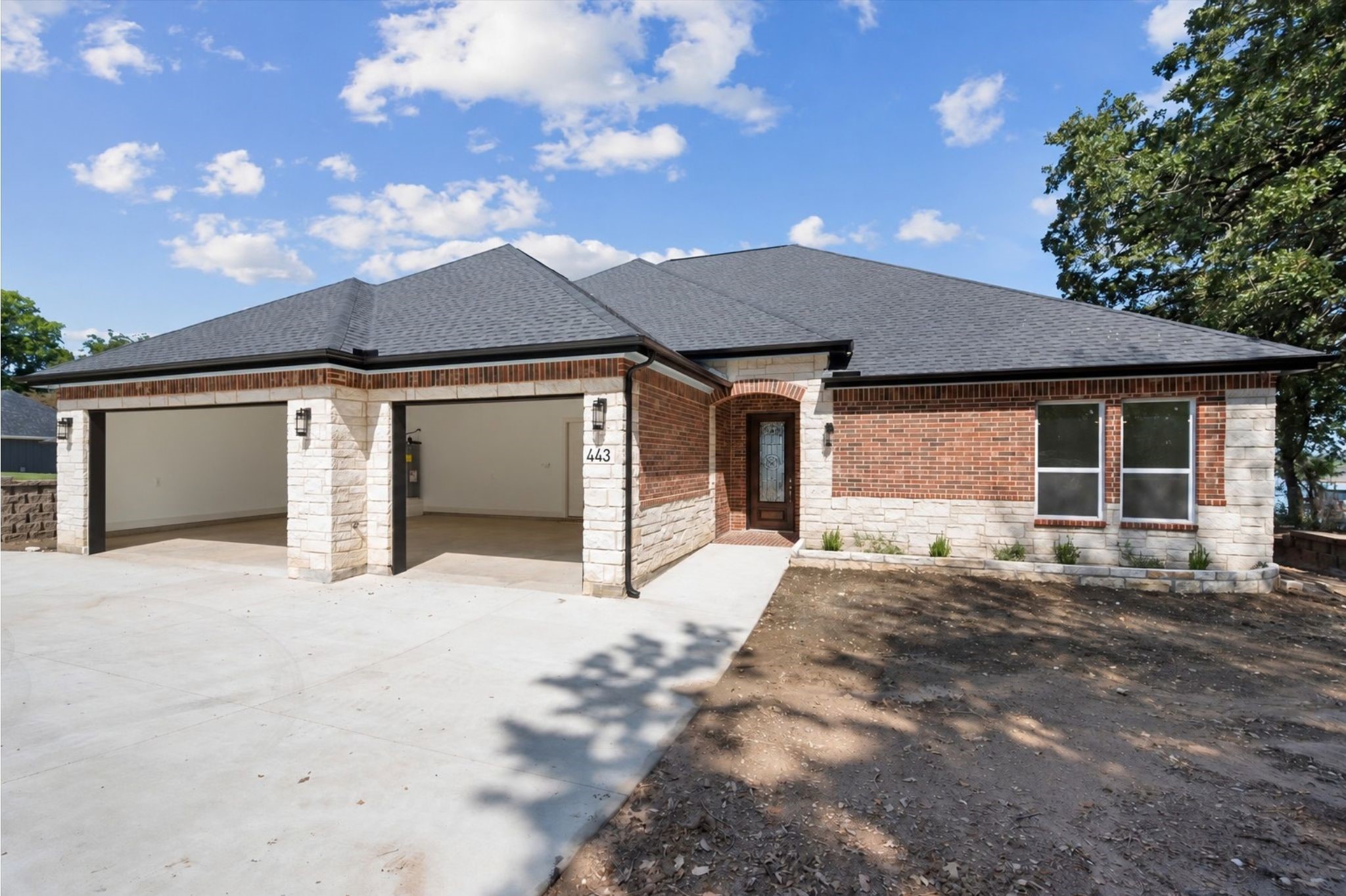 443 Meandering Way