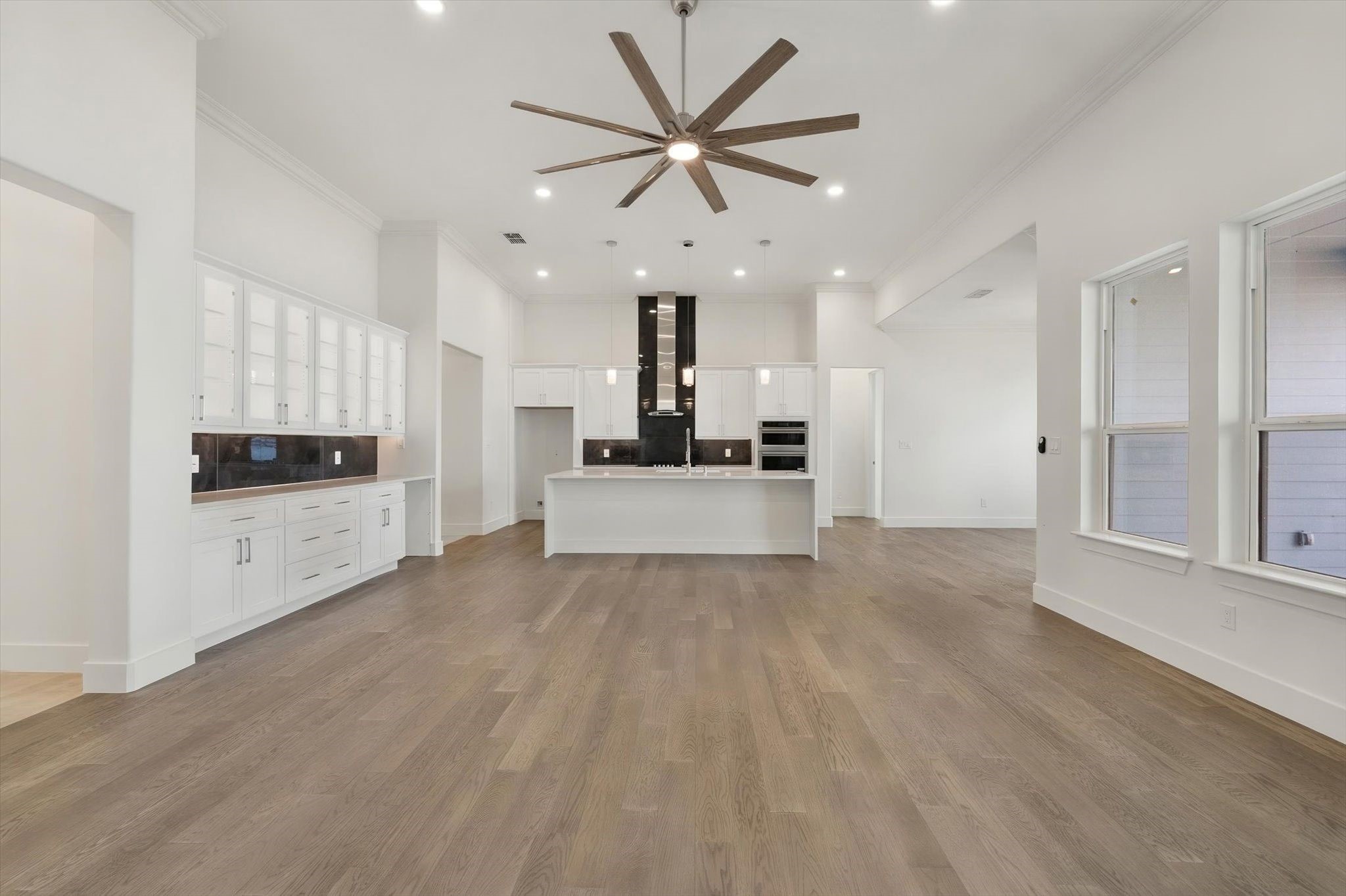 443 Meandering Way