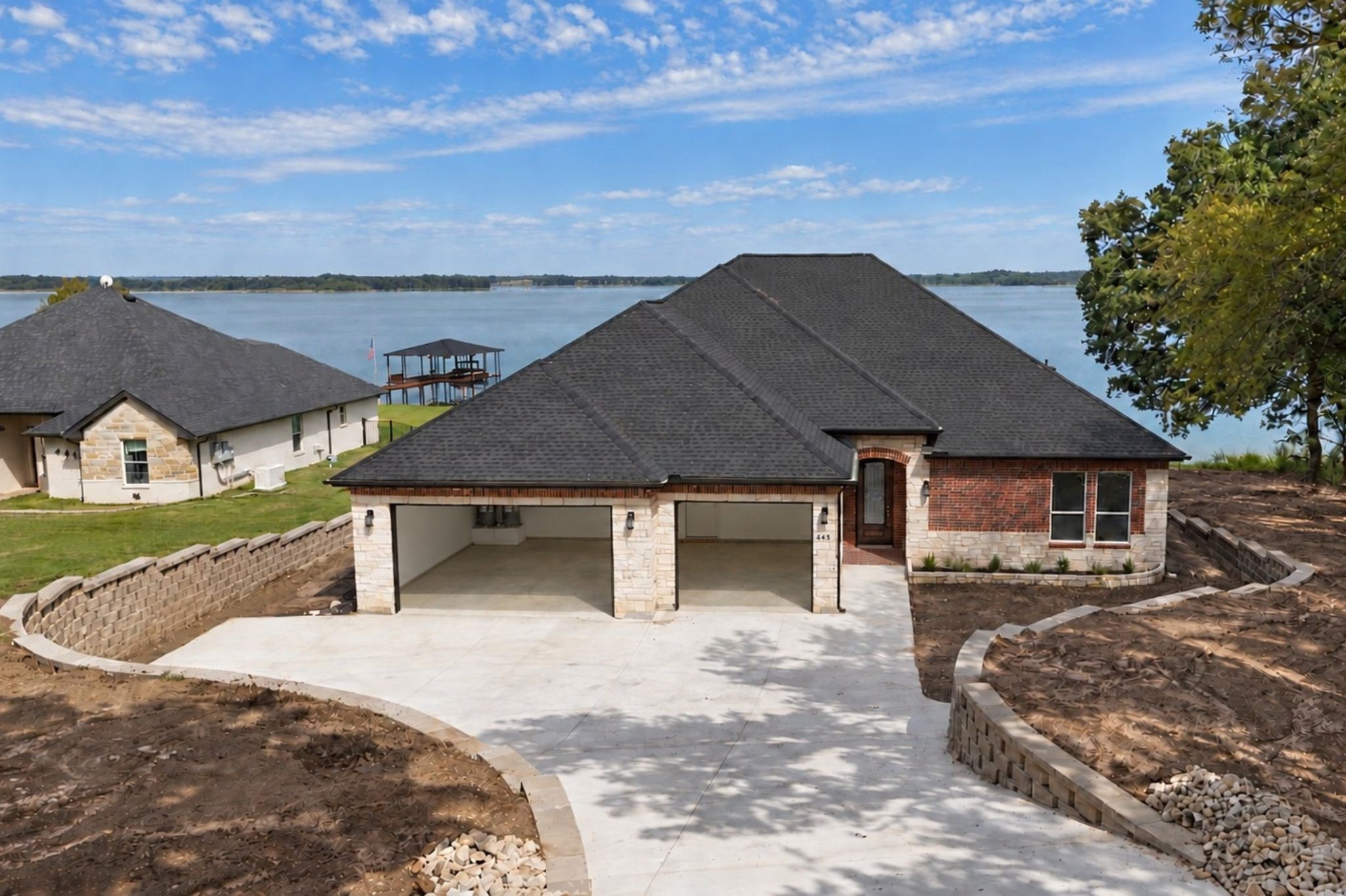 443 Meandering Way