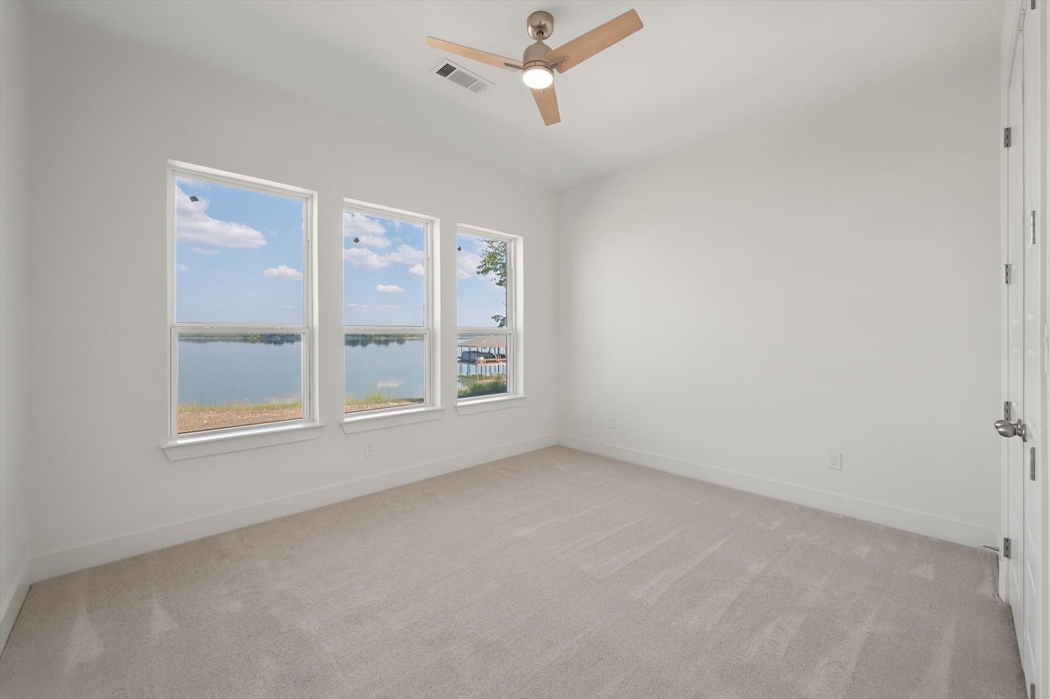 443 Meandering Way