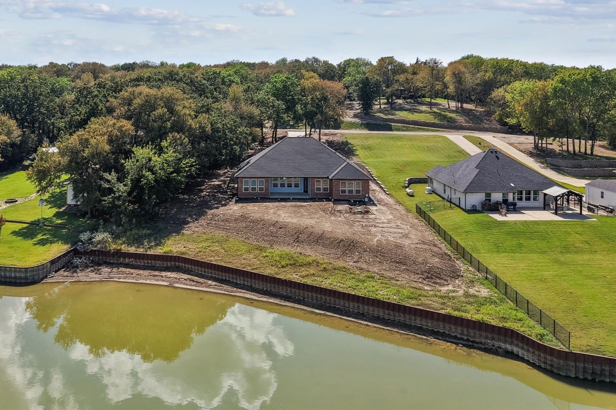 443 Meandering Way