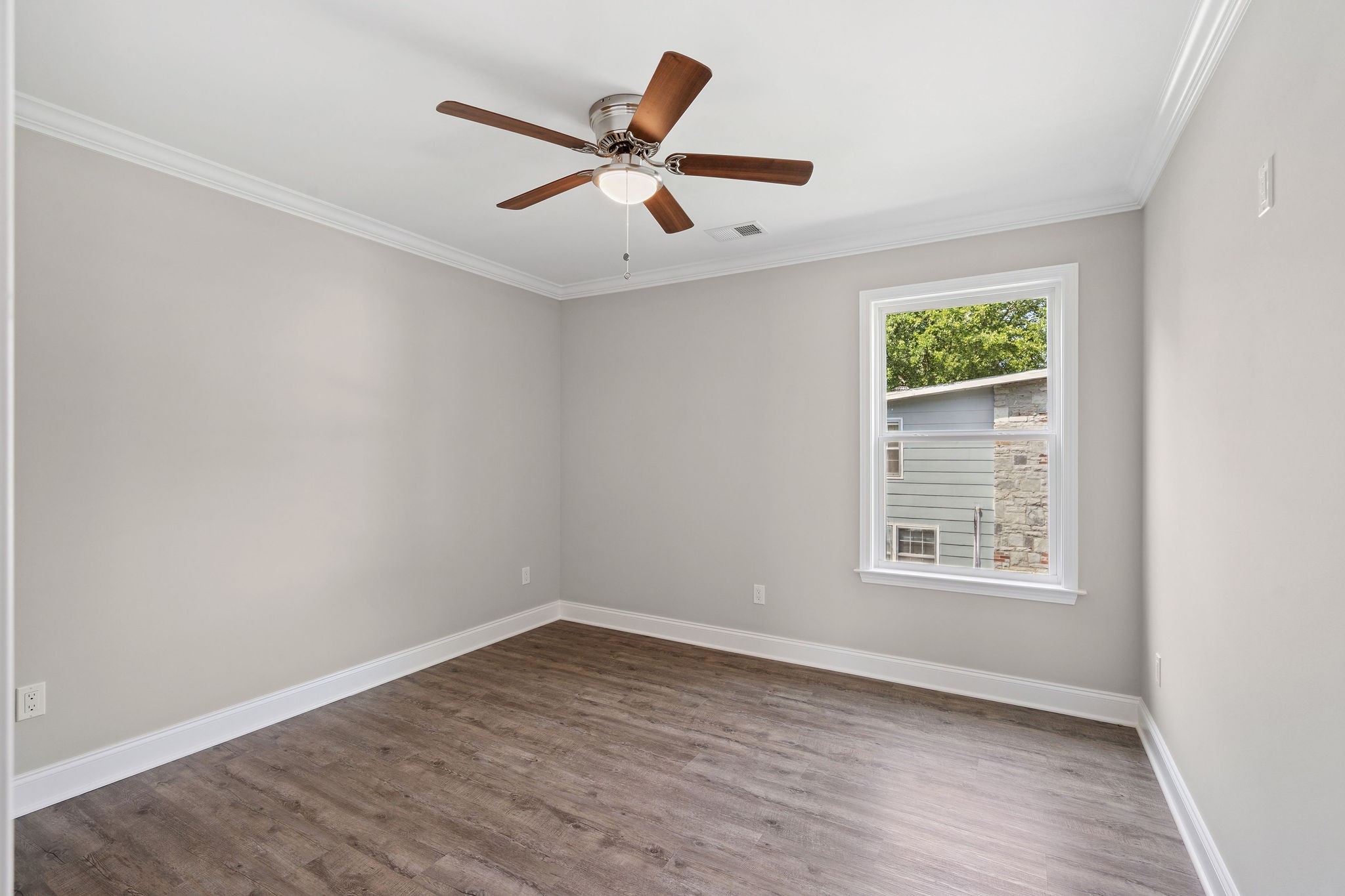 518 Meade Ave