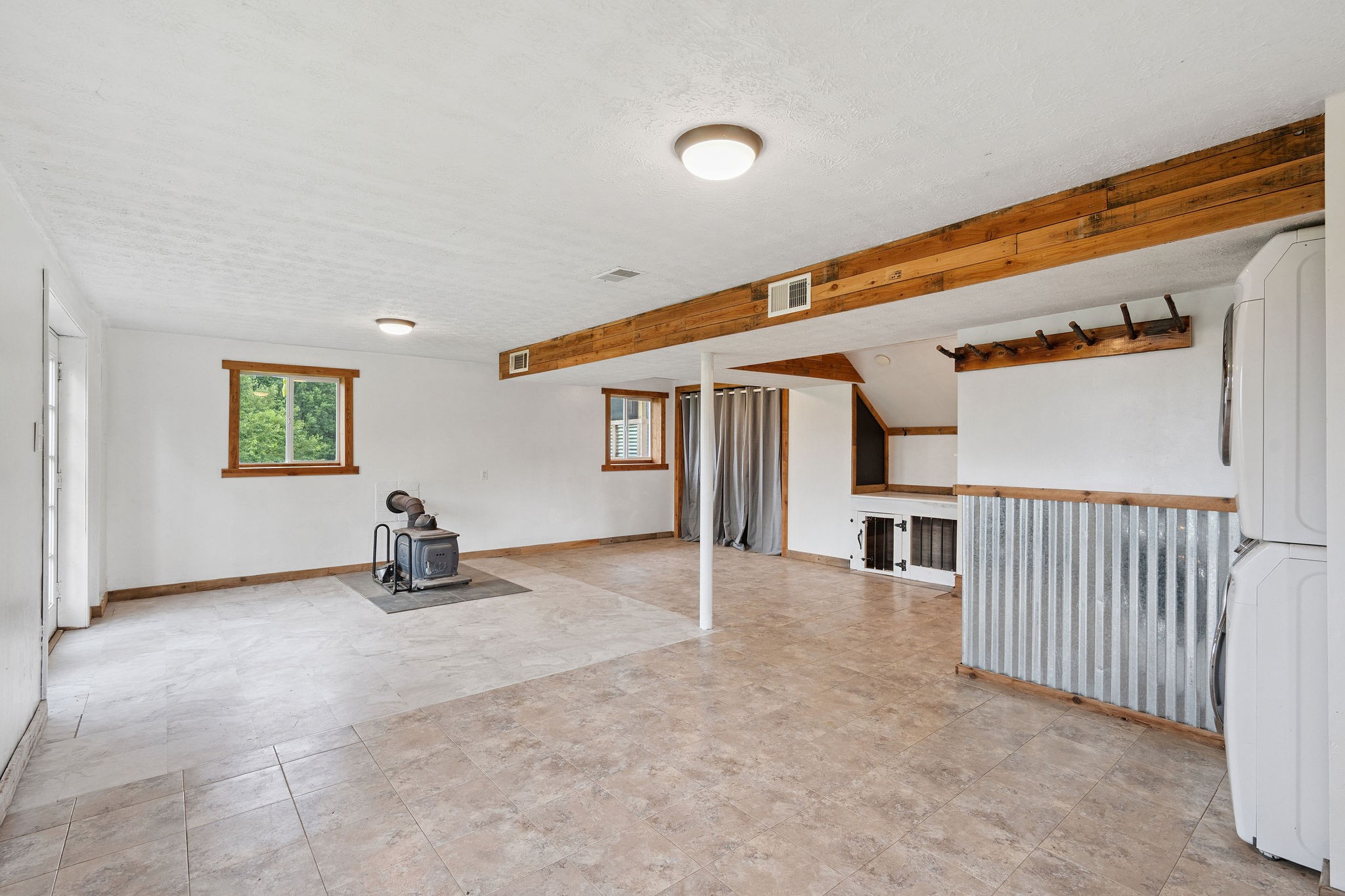 3037 Tunnel Rd