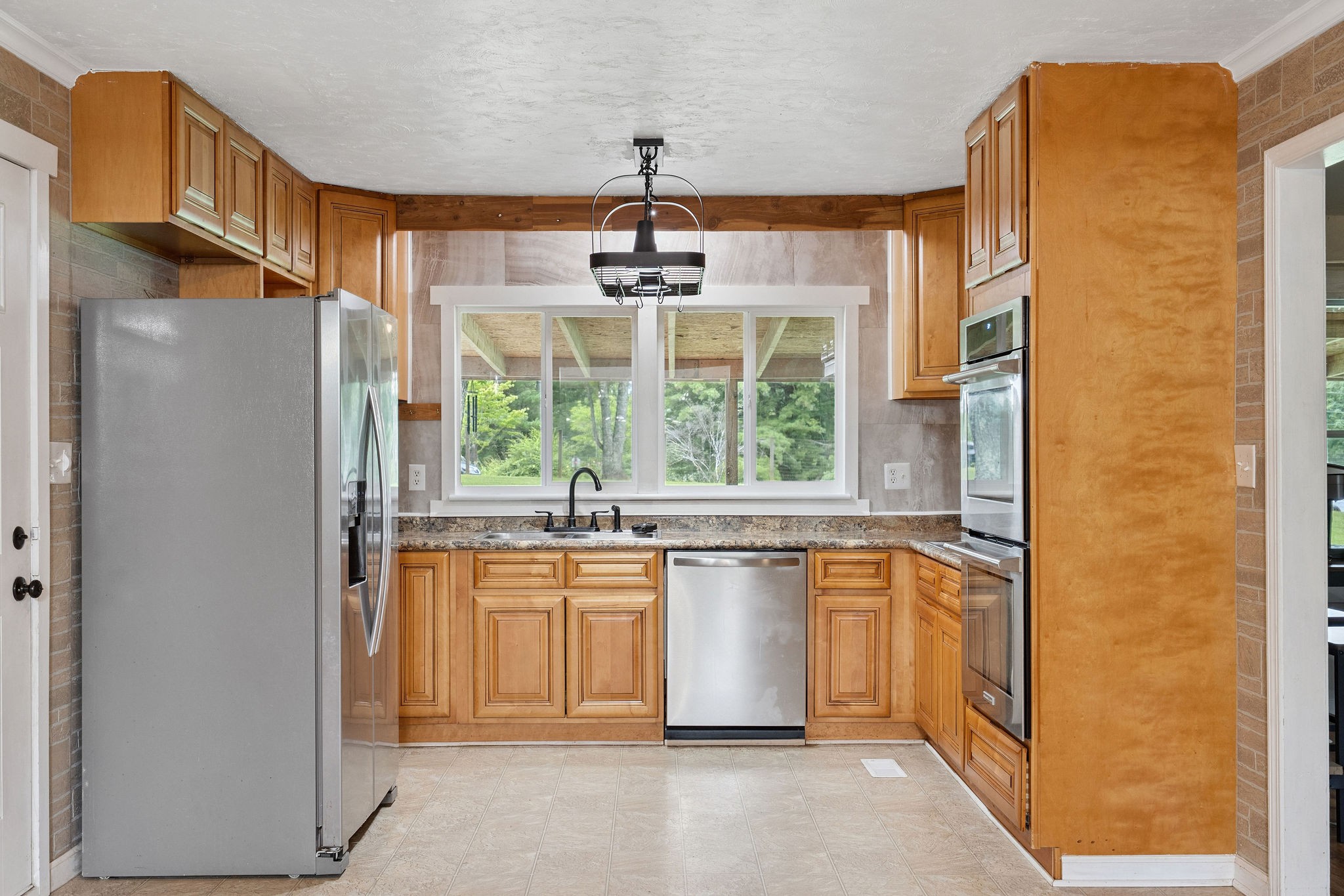 3037 Tunnel Rd