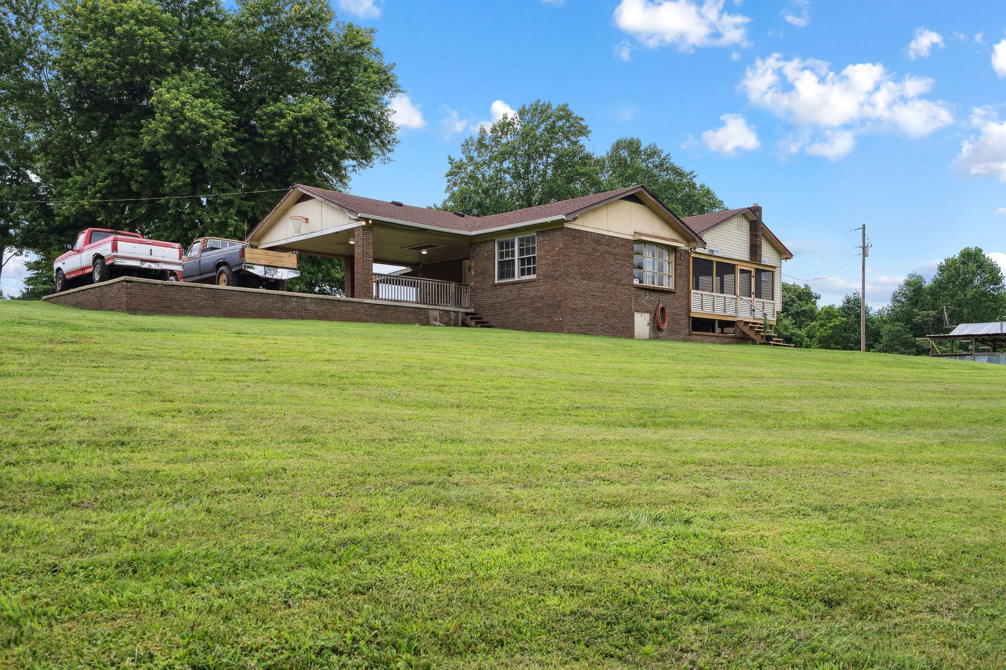 3037 Tunnel Rd