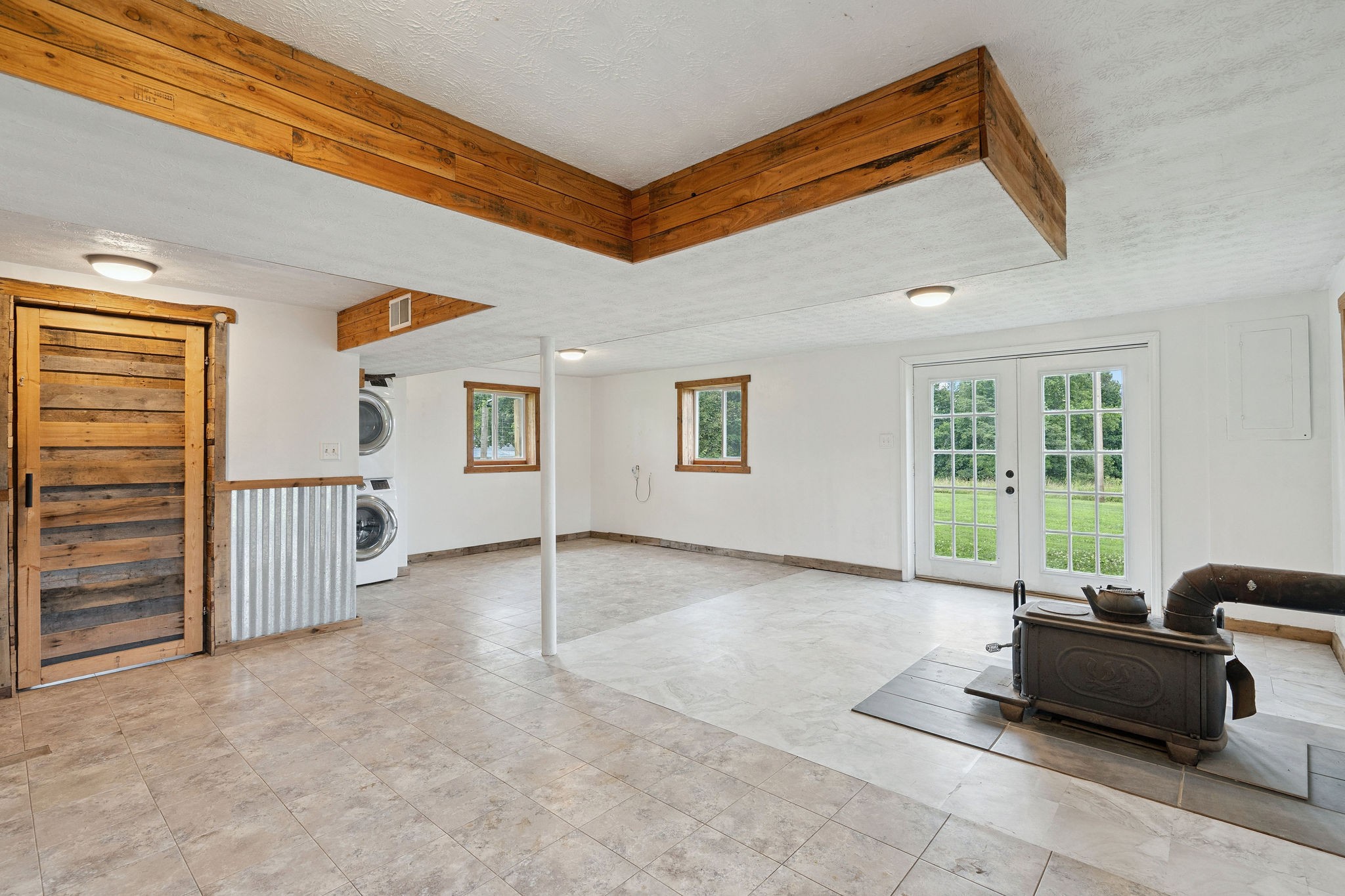3037 Tunnel Rd