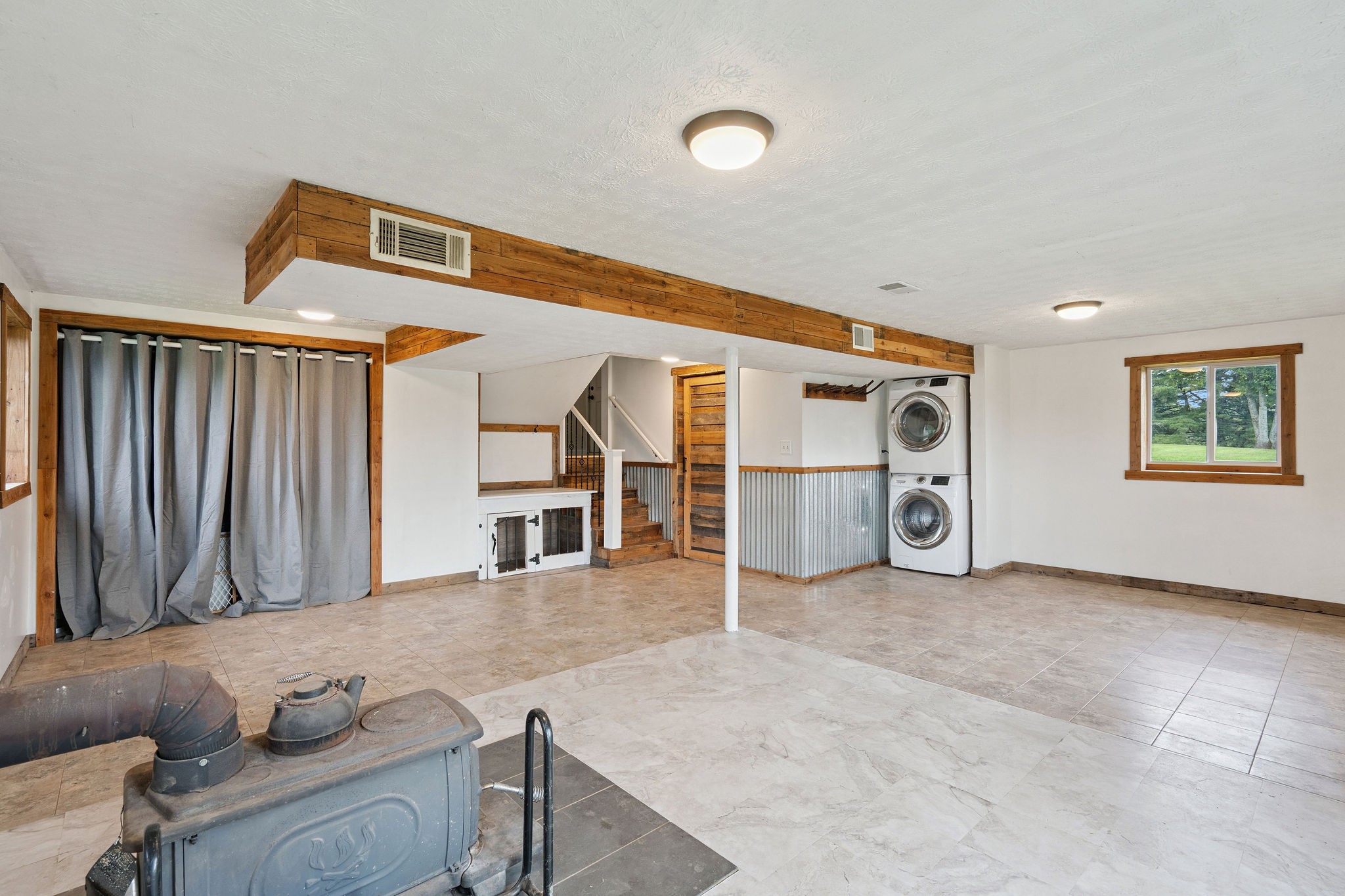 3037 Tunnel Rd