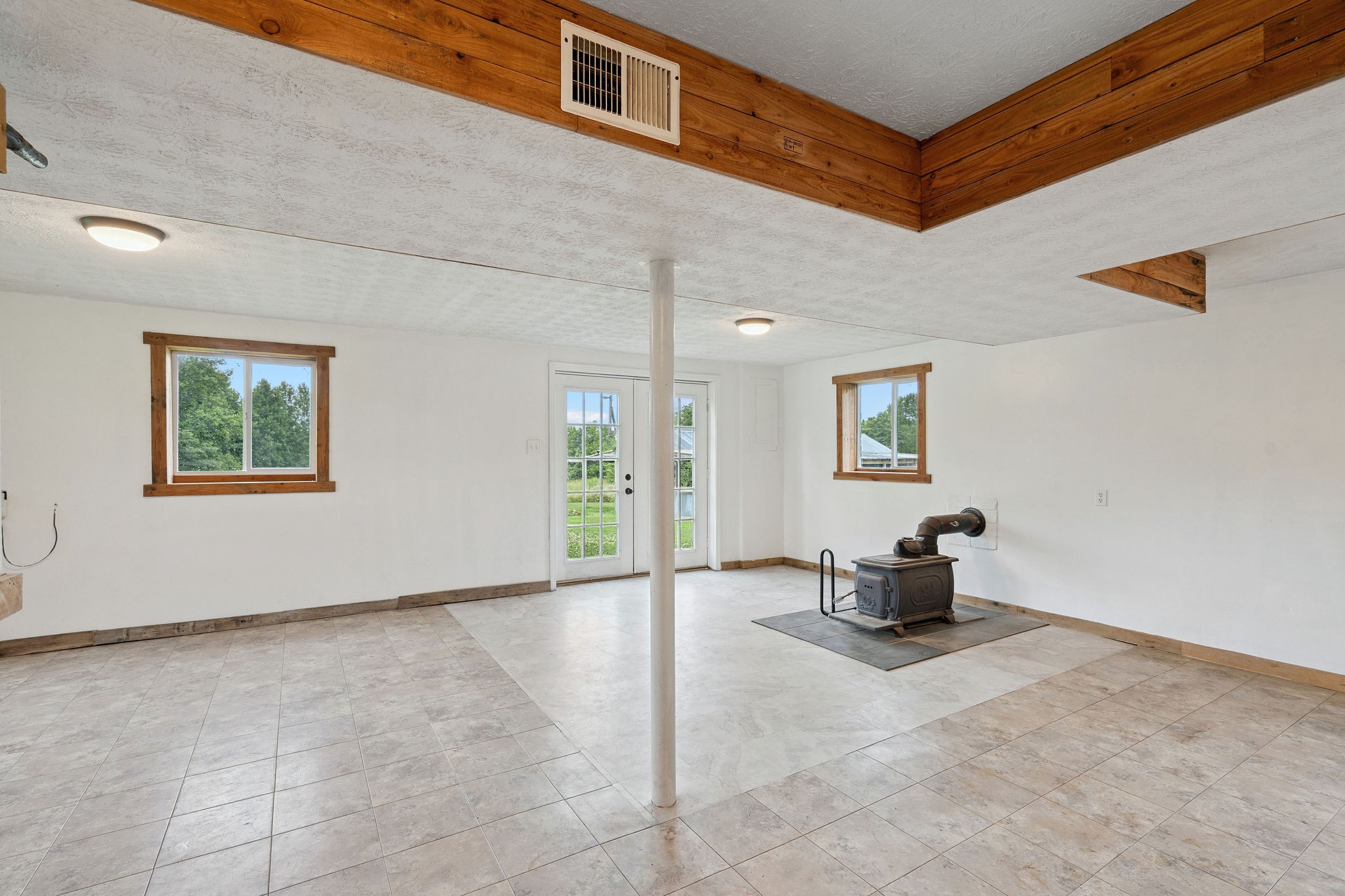 3037 Tunnel Rd