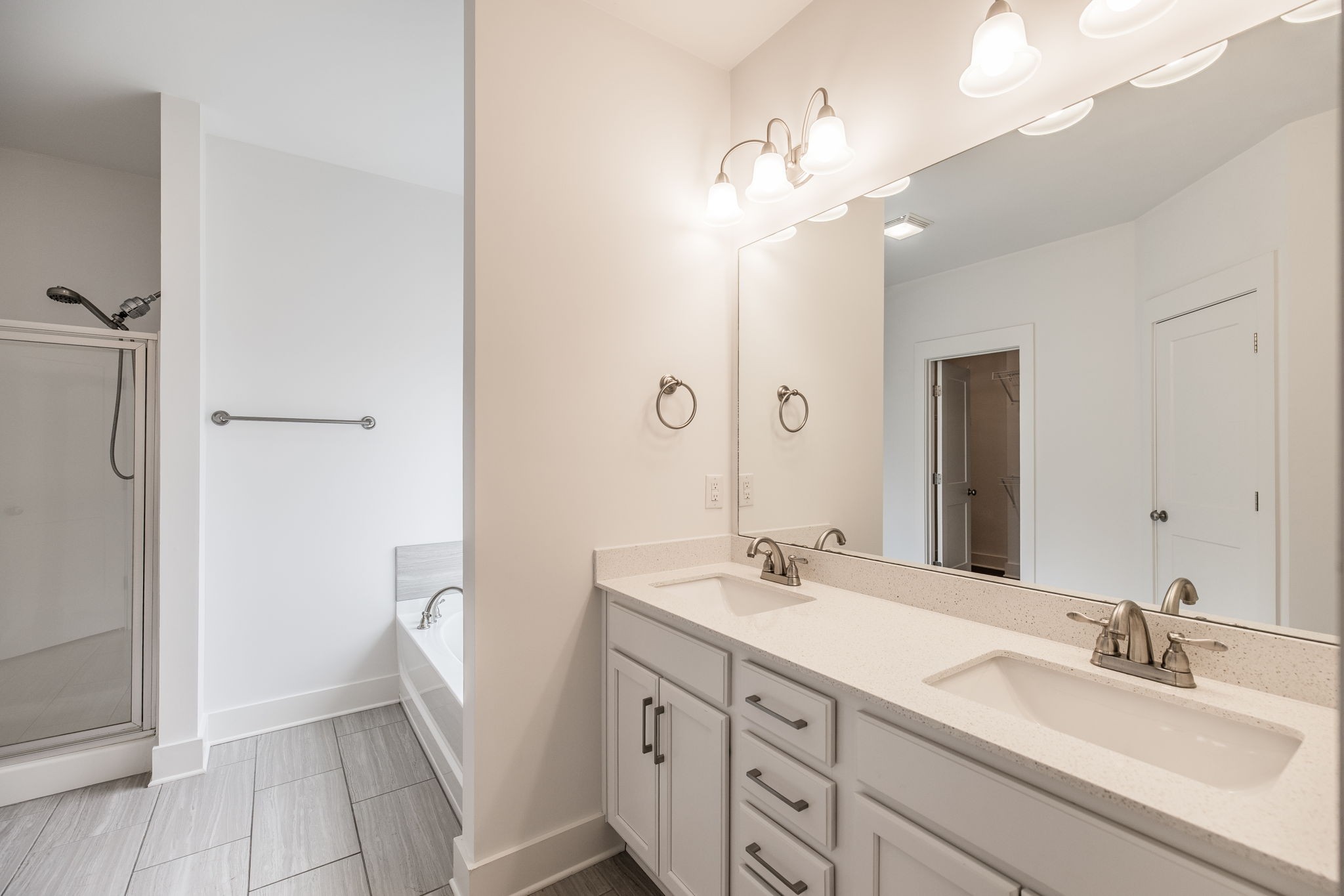 244 Hermitage Point Dr