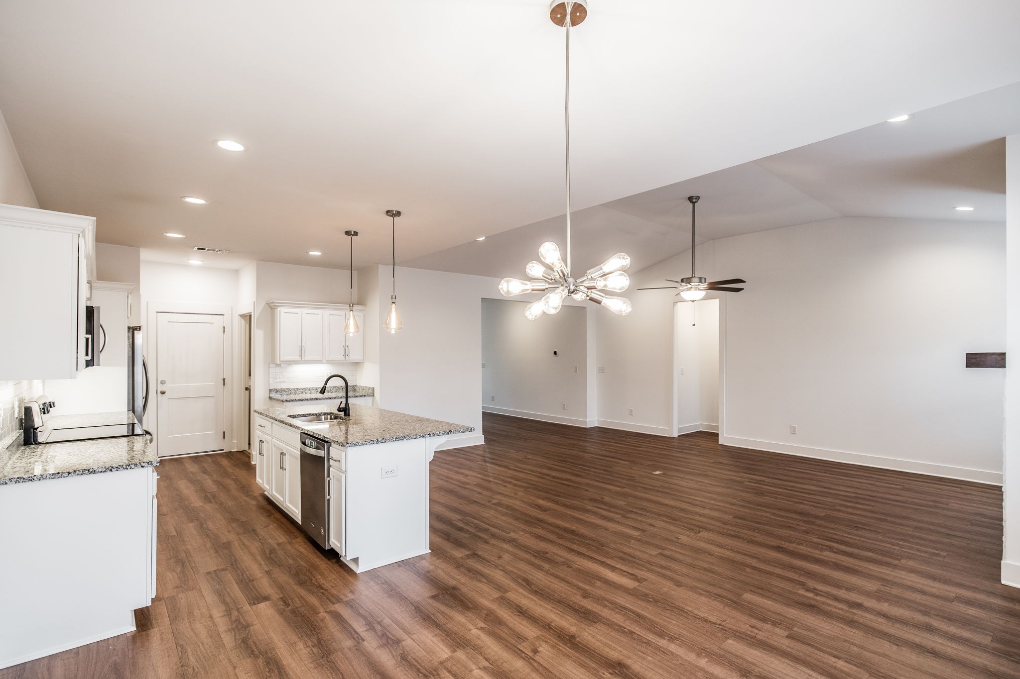 244 Hermitage Point Dr