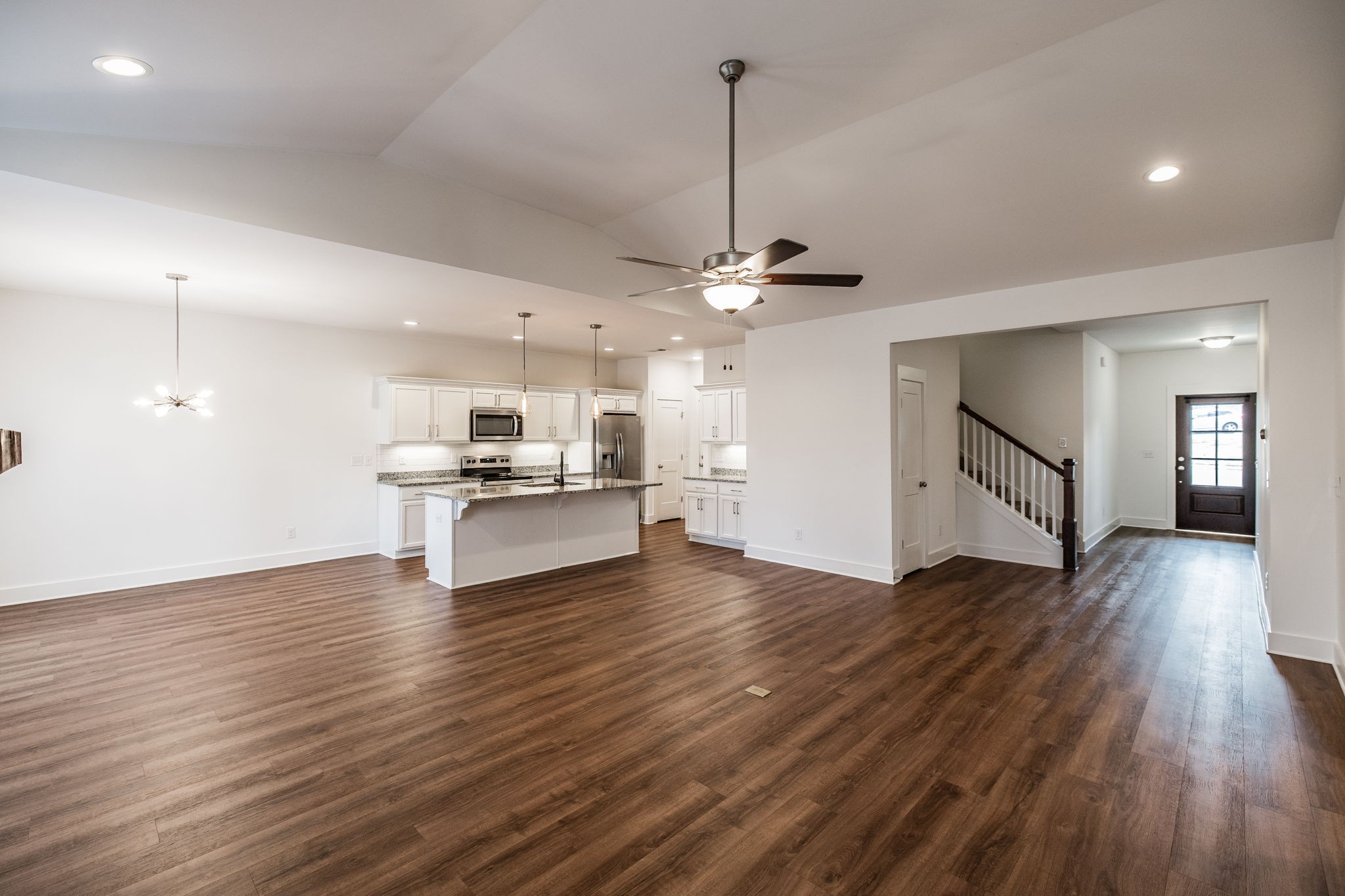 244 Hermitage Point Dr