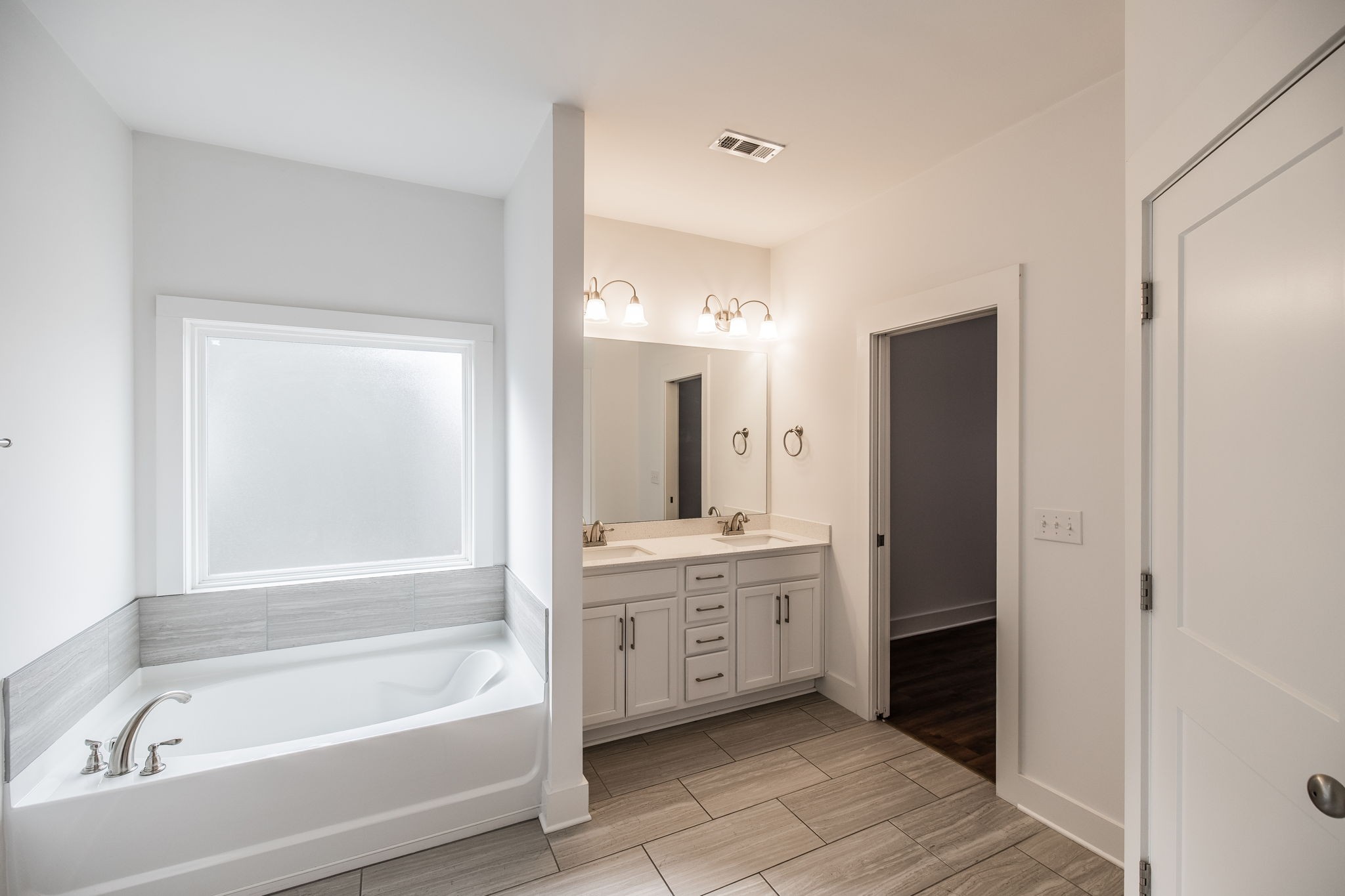 244 Hermitage Point Dr