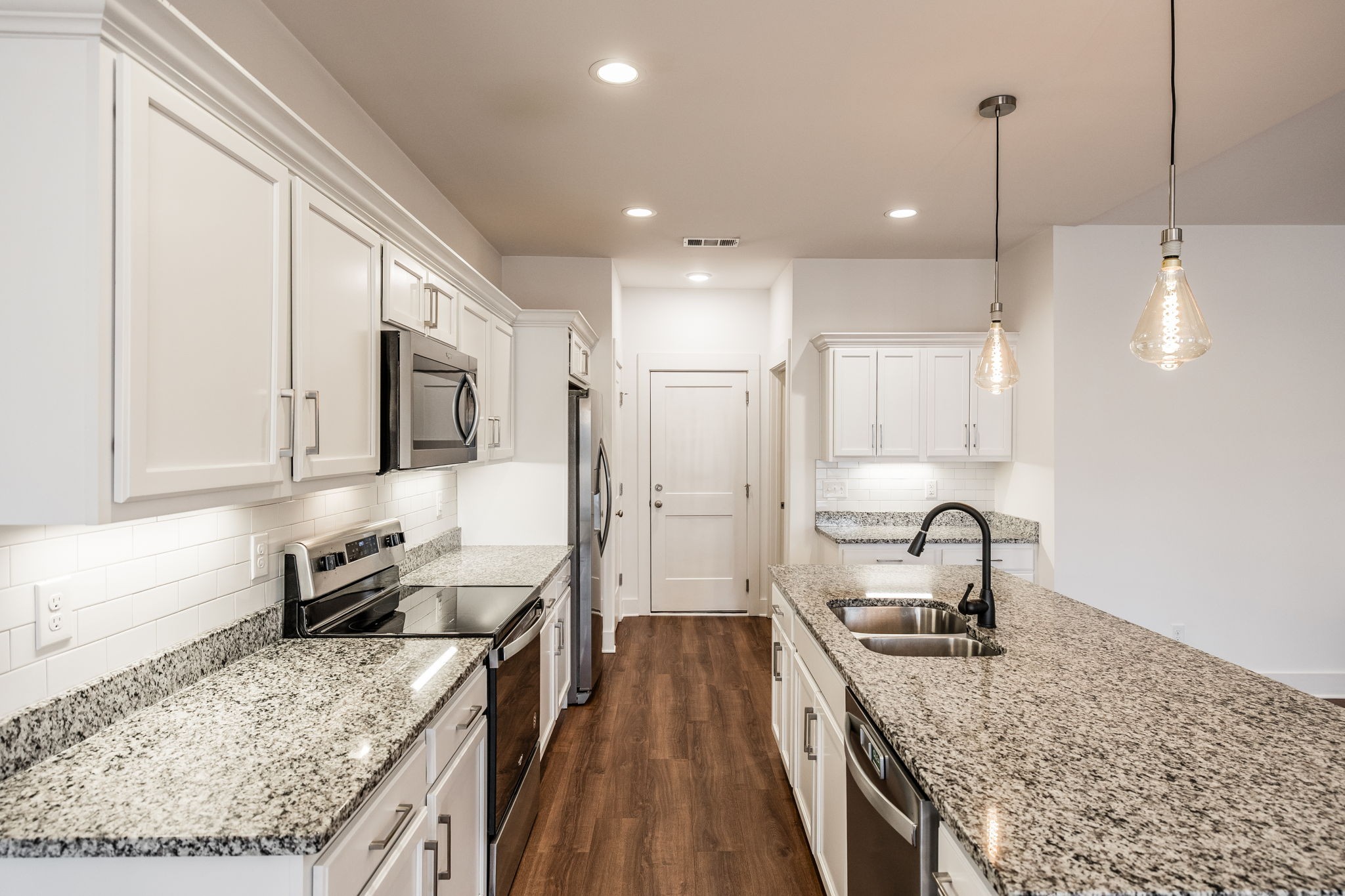 244 Hermitage Point Dr