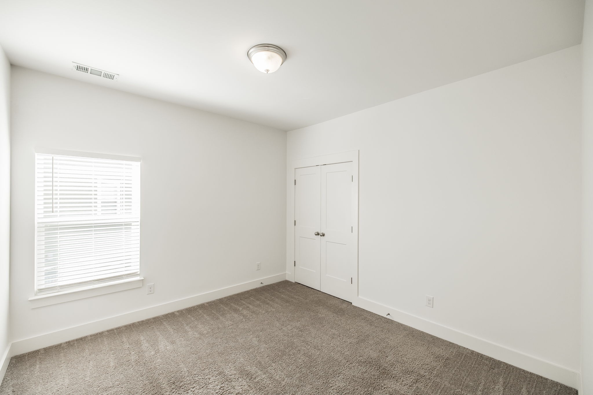 244 Hermitage Point Dr