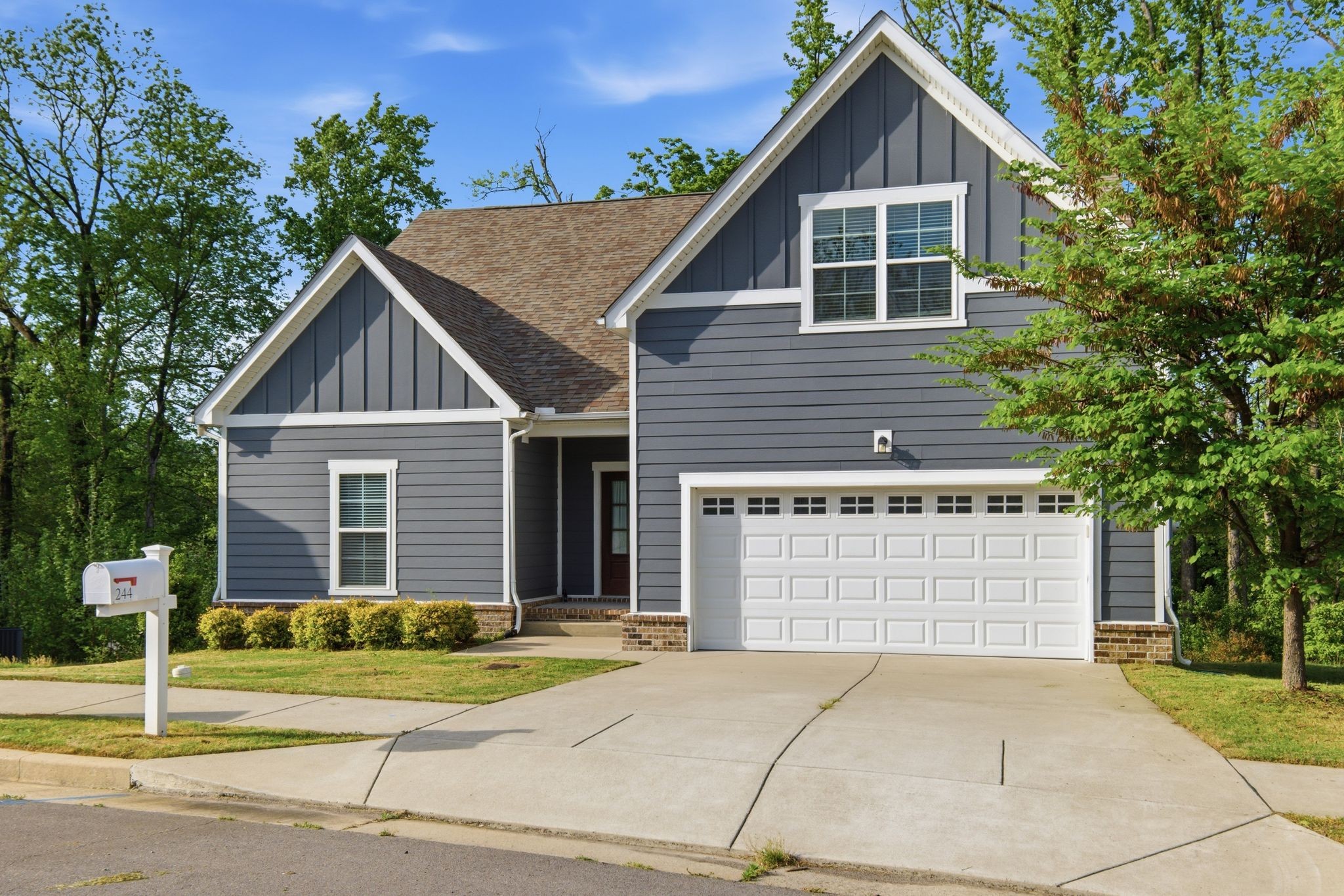 244 Hermitage Point Dr