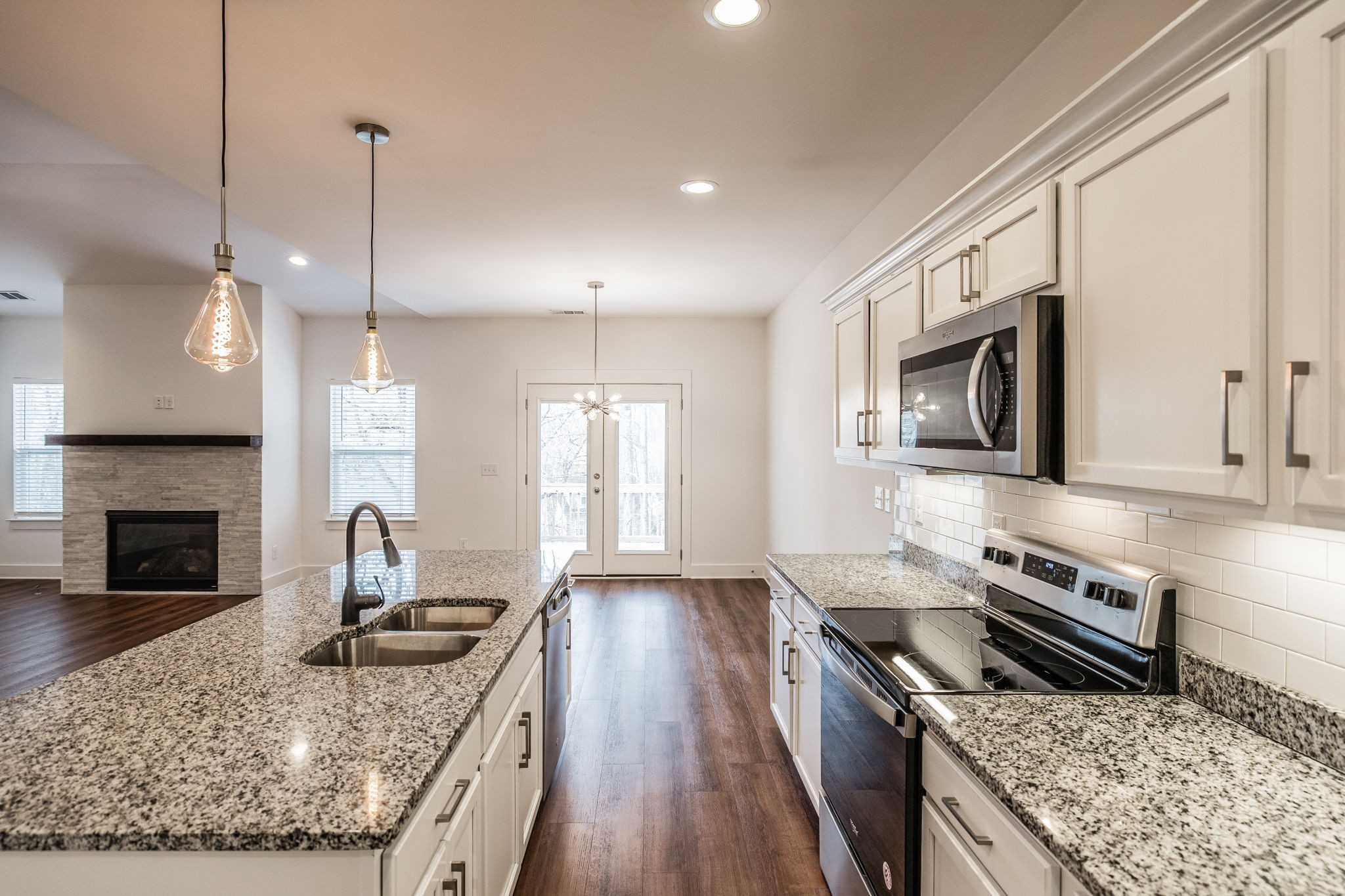 244 Hermitage Point Dr
