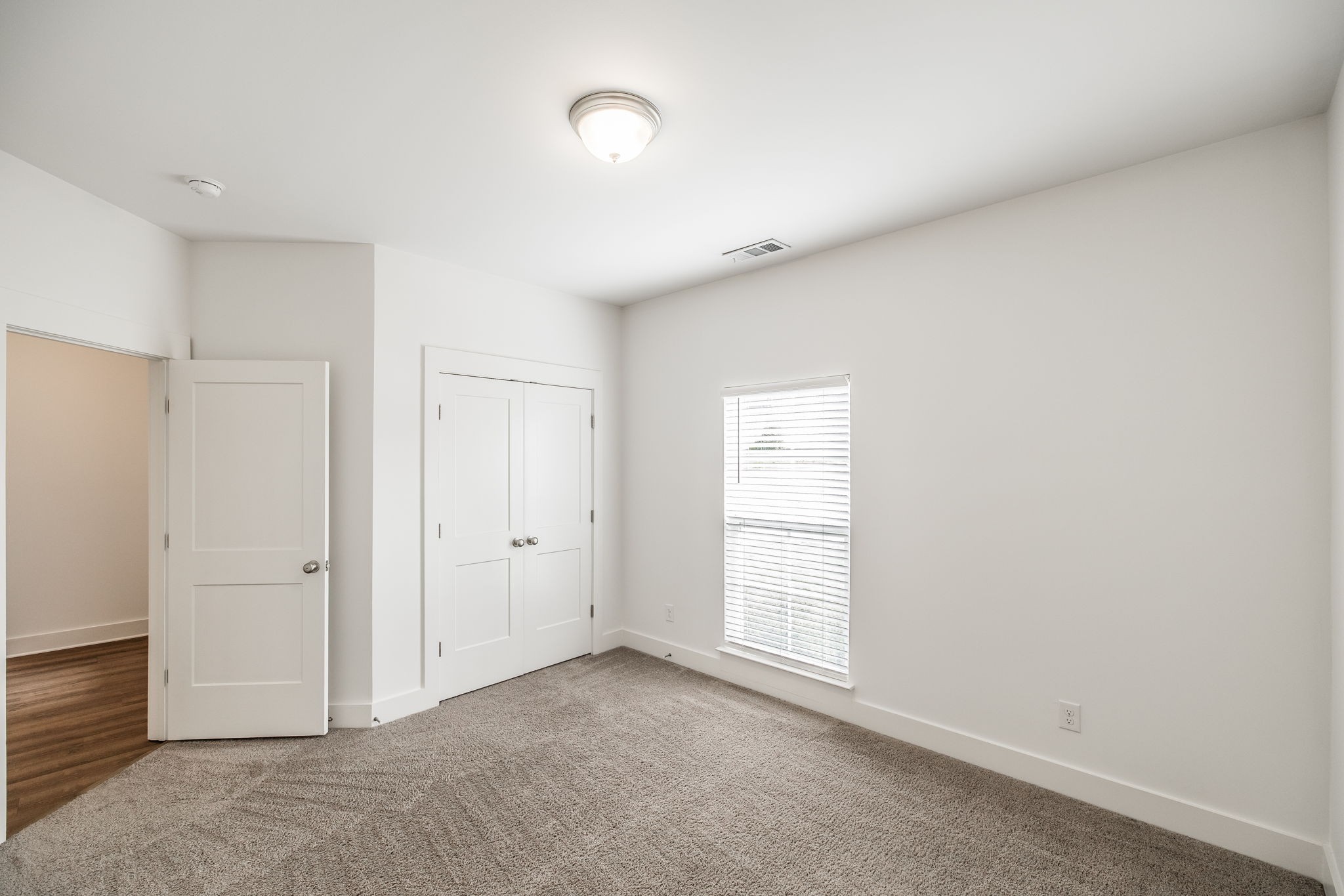 244 Hermitage Point Dr