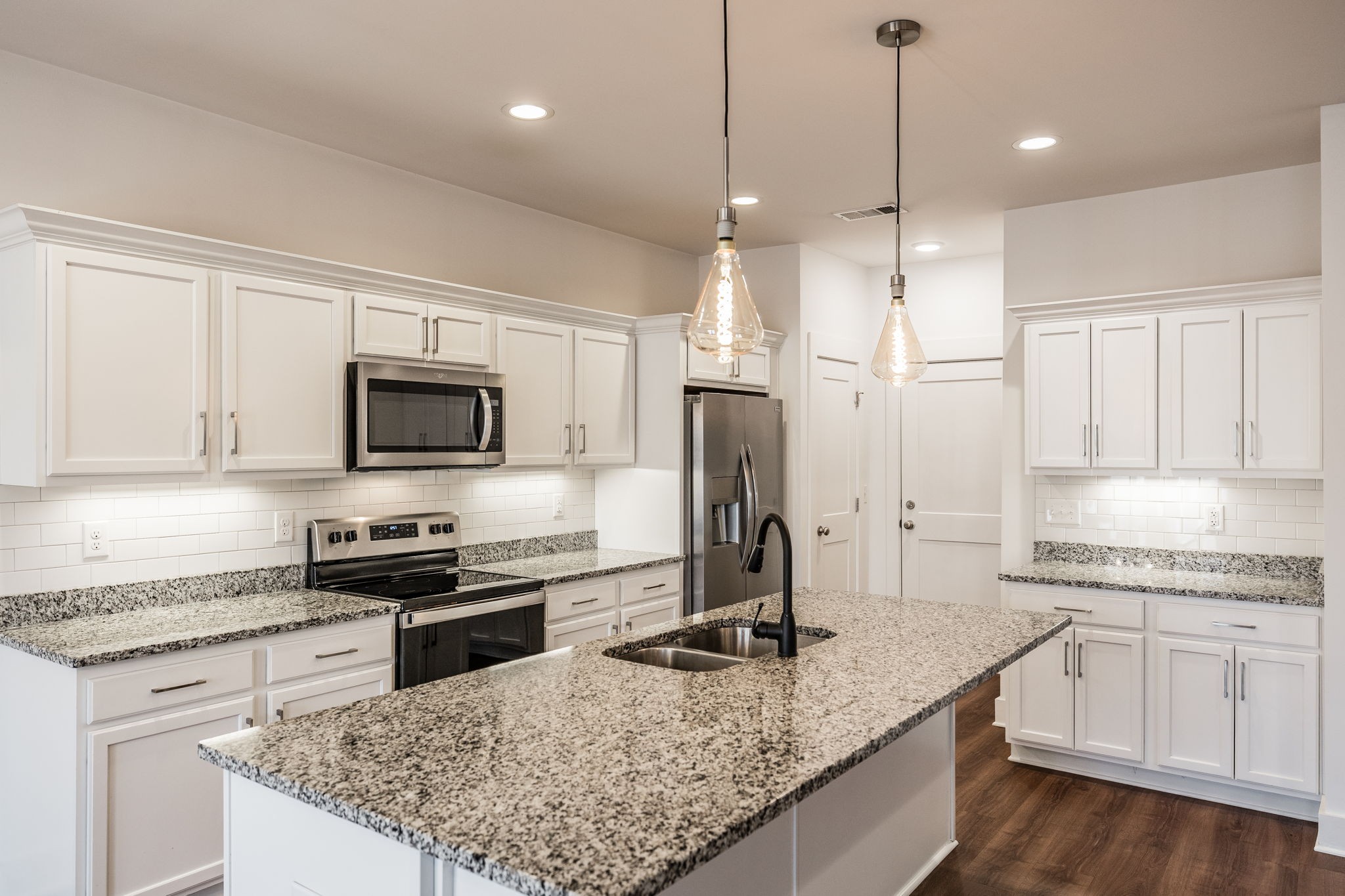 244 Hermitage Point Dr