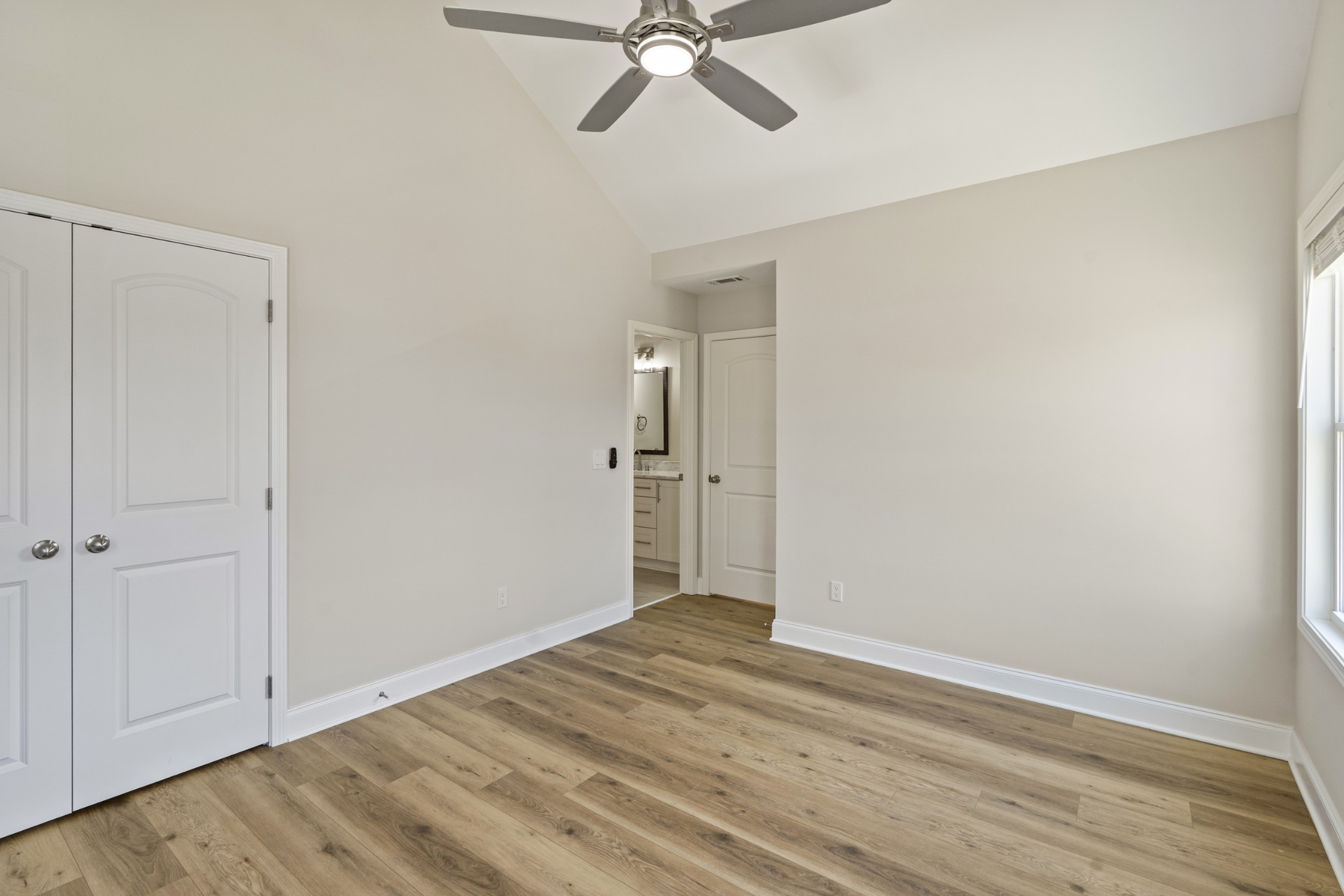 1751 16th Ave, N