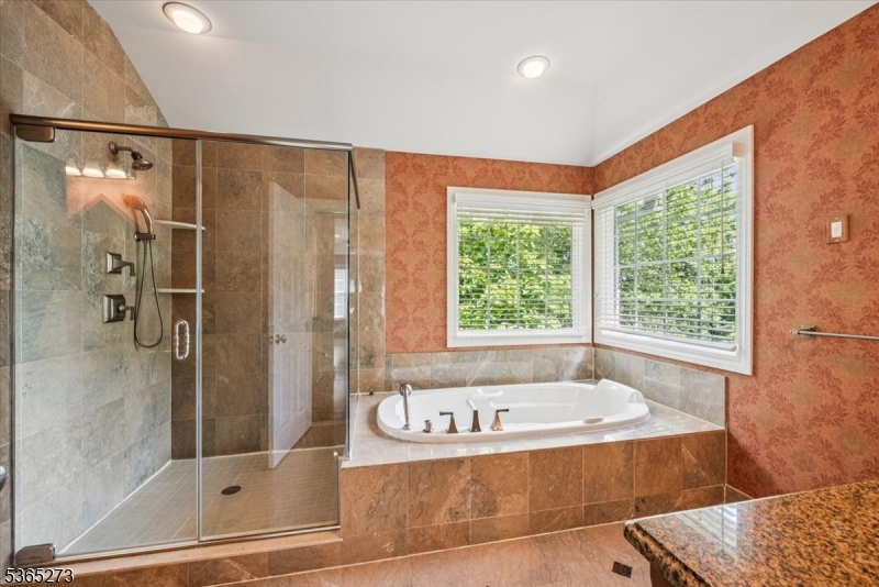 7 Sycamore Dr