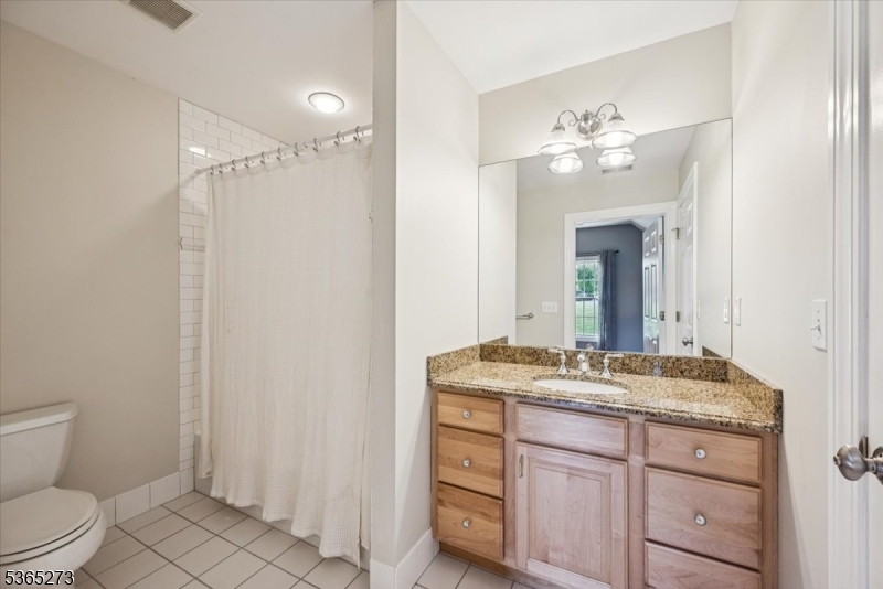 7 Sycamore Dr