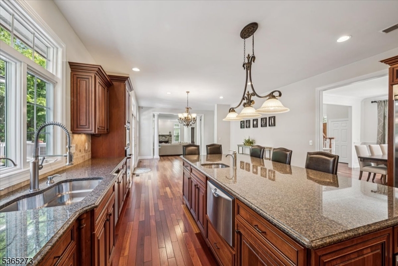 7 Sycamore Dr