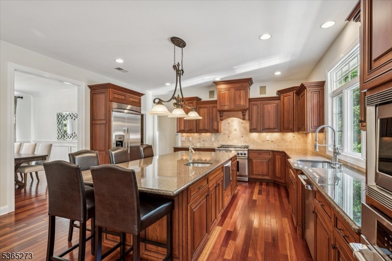 7 Sycamore Dr