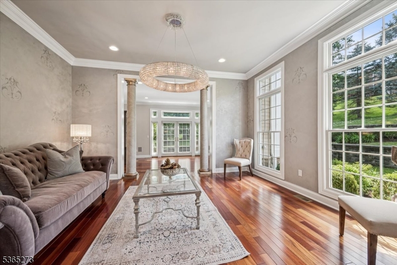 7 Sycamore Dr