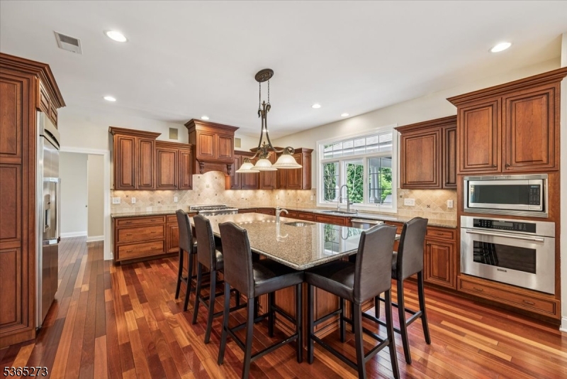 7 Sycamore Dr