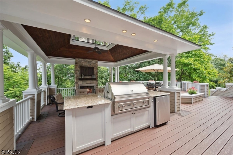 7 Sycamore Dr