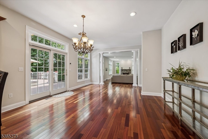 7 Sycamore Dr