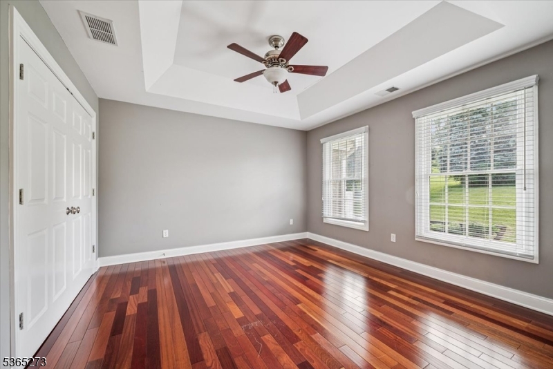 7 Sycamore Dr