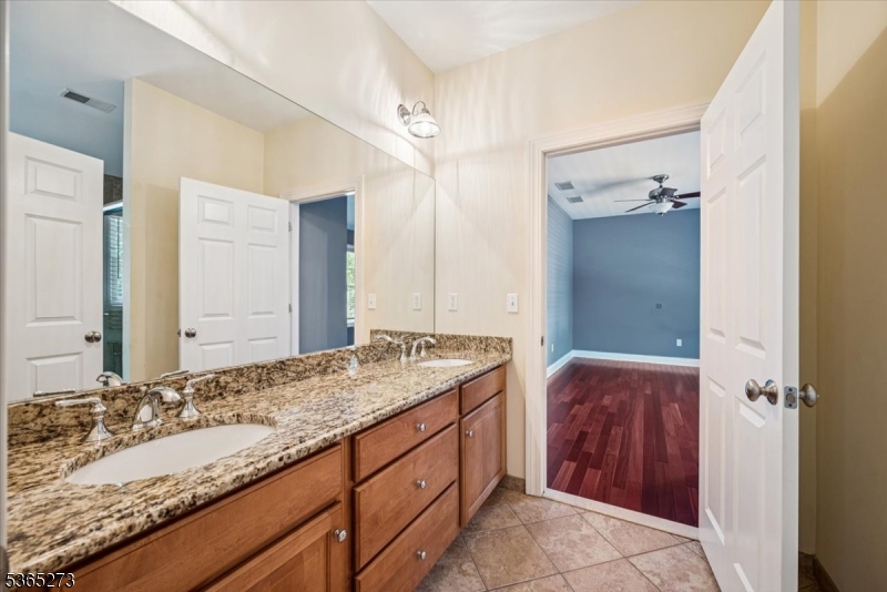 7 Sycamore Dr