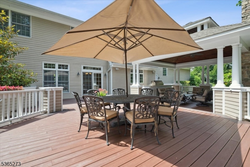 7 Sycamore Dr