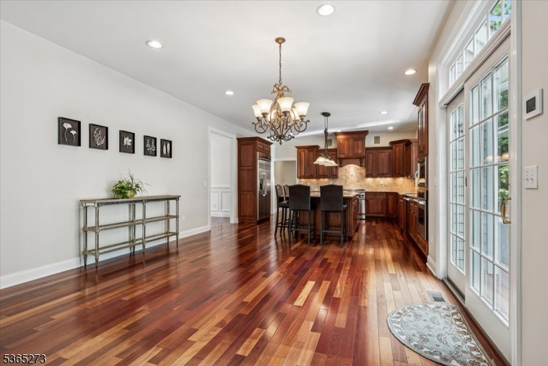 7 Sycamore Dr