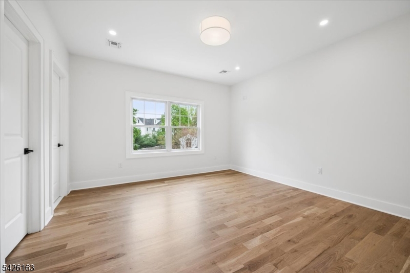 34 Crestview Ave