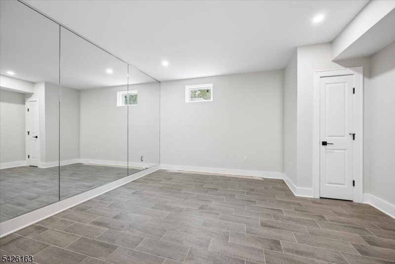 34 Crestview Ave