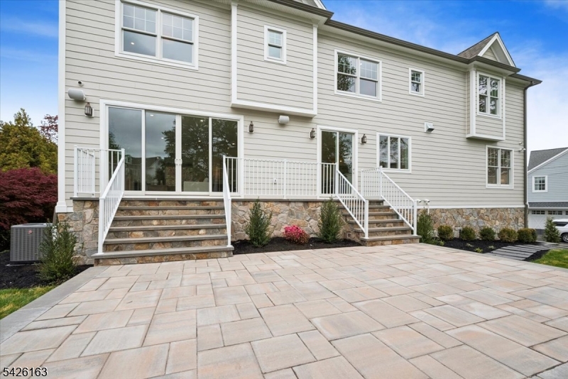 34 Crestview Ave